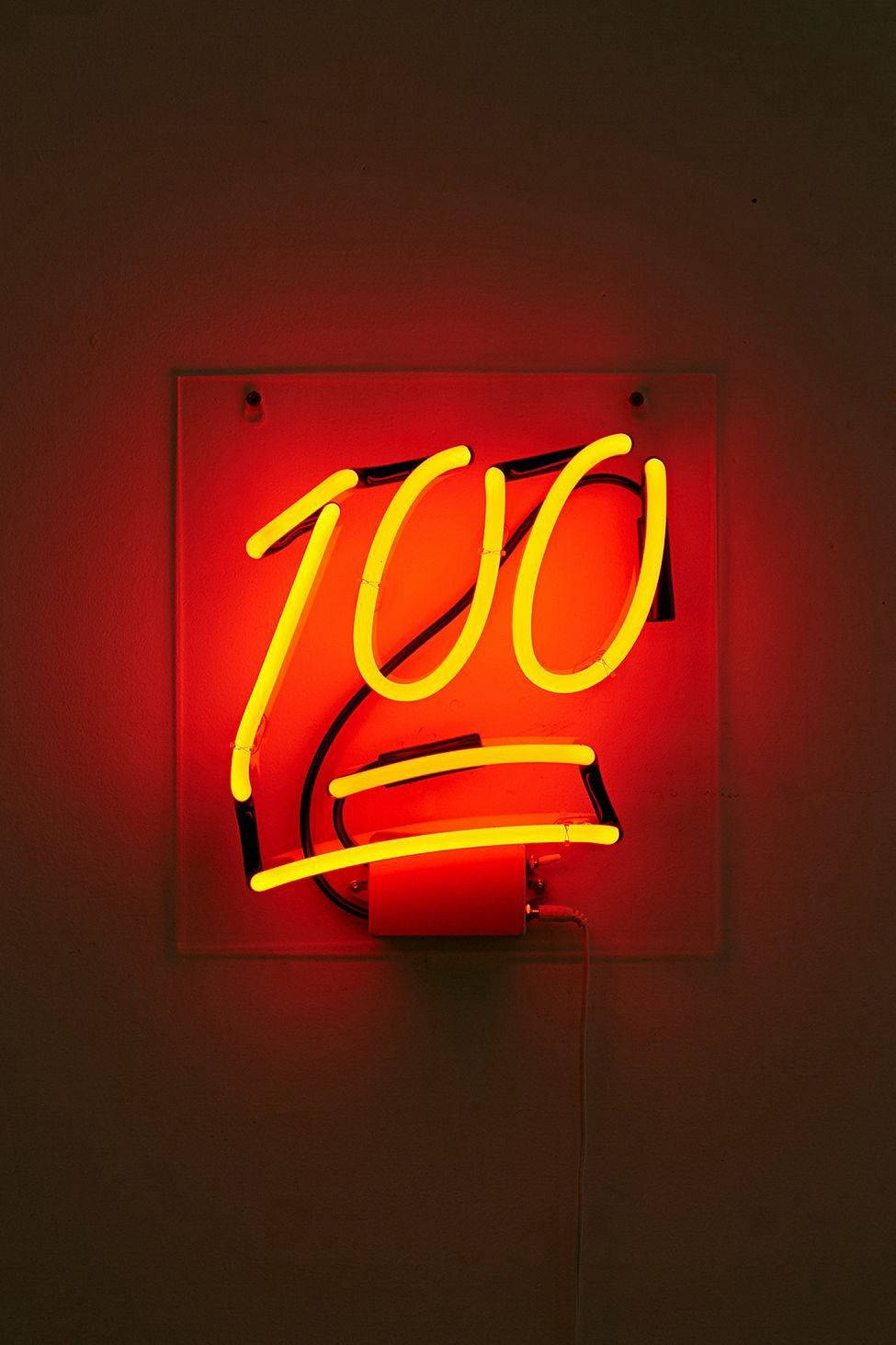 ネオンオレンジ・エステティック100 壁紙