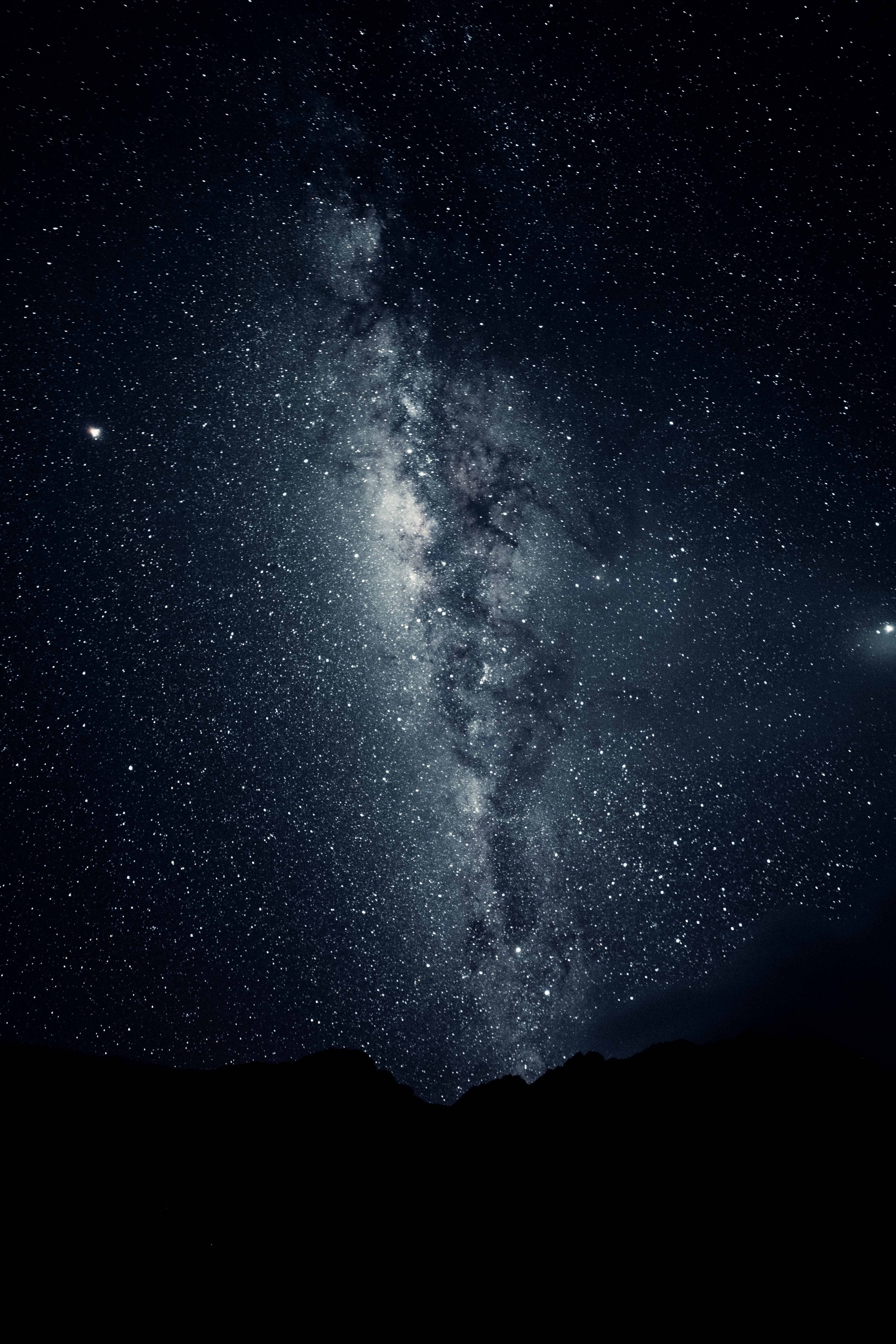 星空の宇宙ビュー 4K スマホ 壁紙