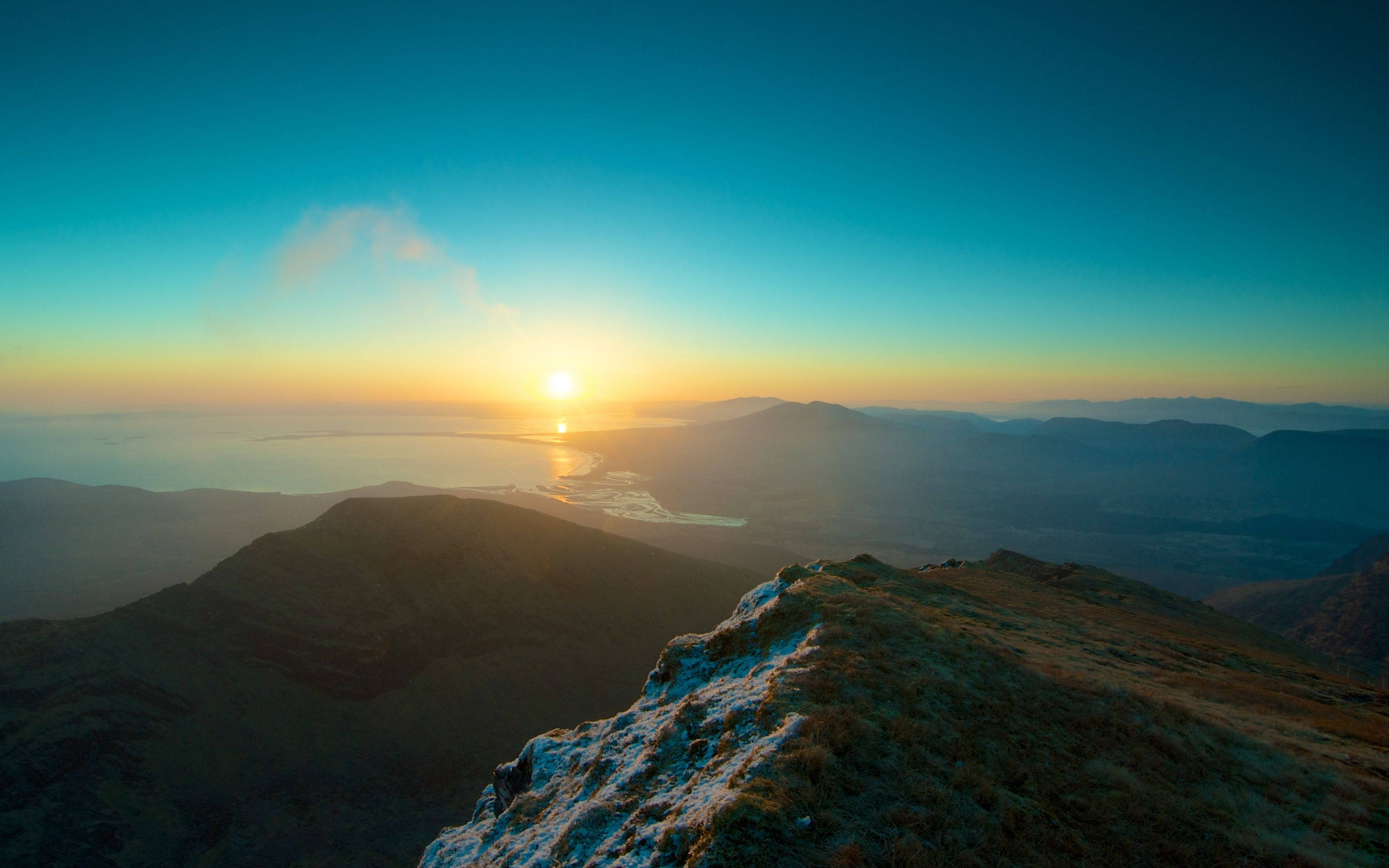 4K 自然の山頂 日の出 壁紙