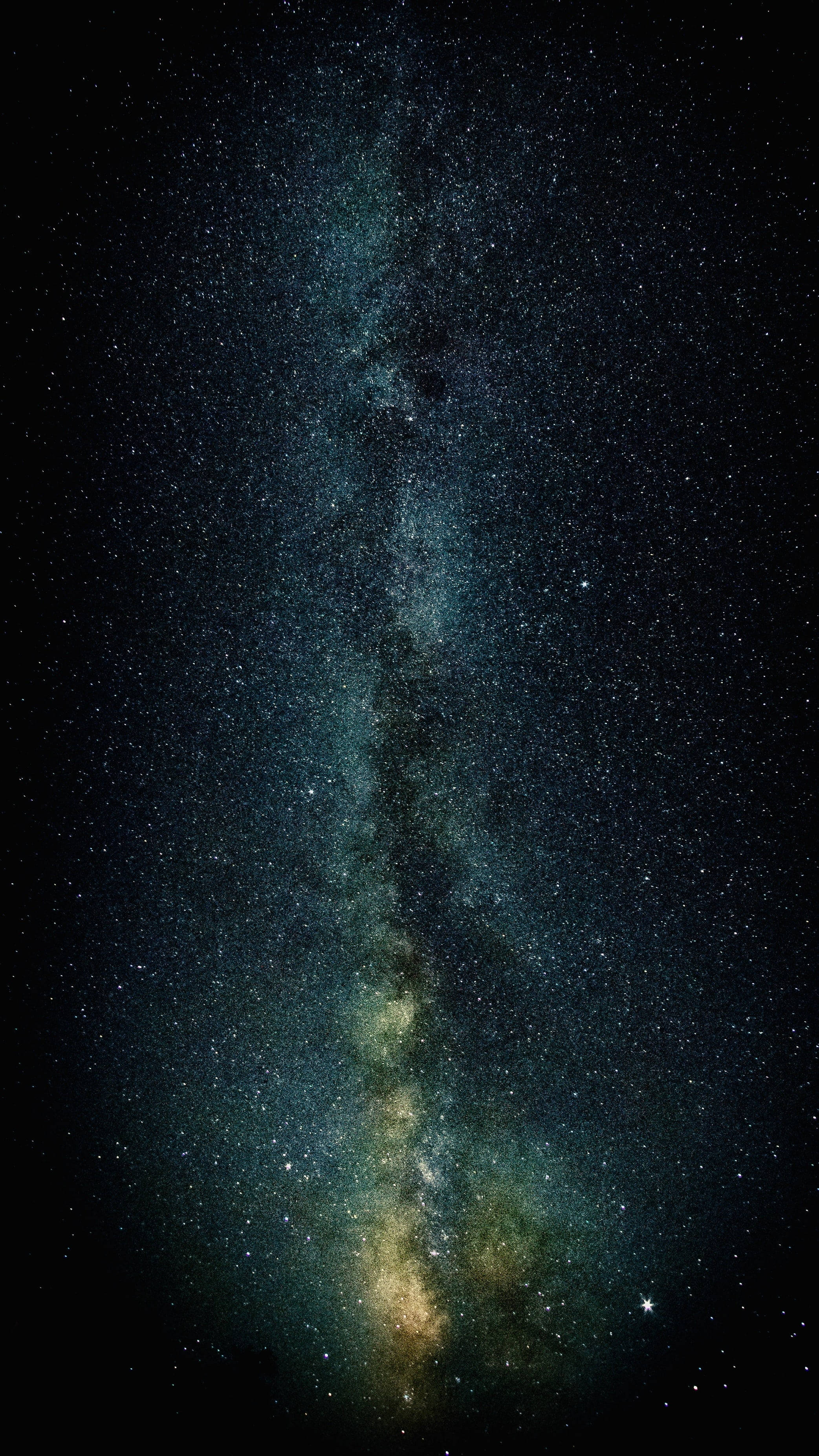 宇宙の緑の空 4K Phone 壁紙