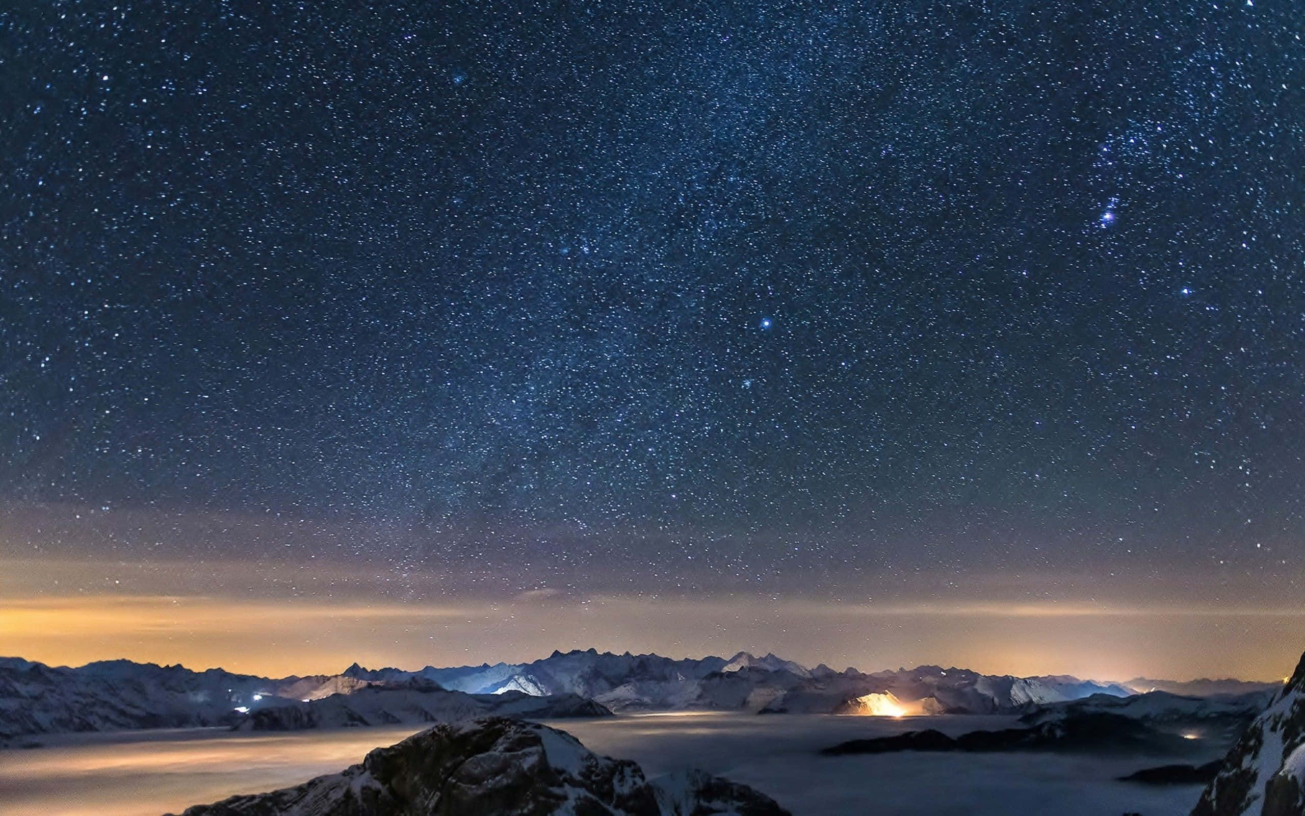 星空の下の雪のアルプス 4K Ultra HD 風景 壁紙
