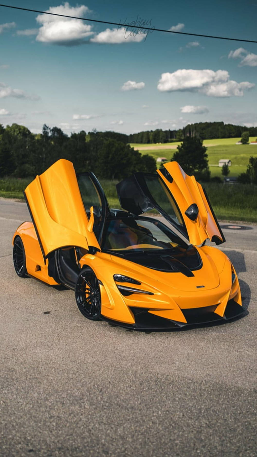 イエローのマクラーレン720S ドアオープン スマホ壁紙 壁紙