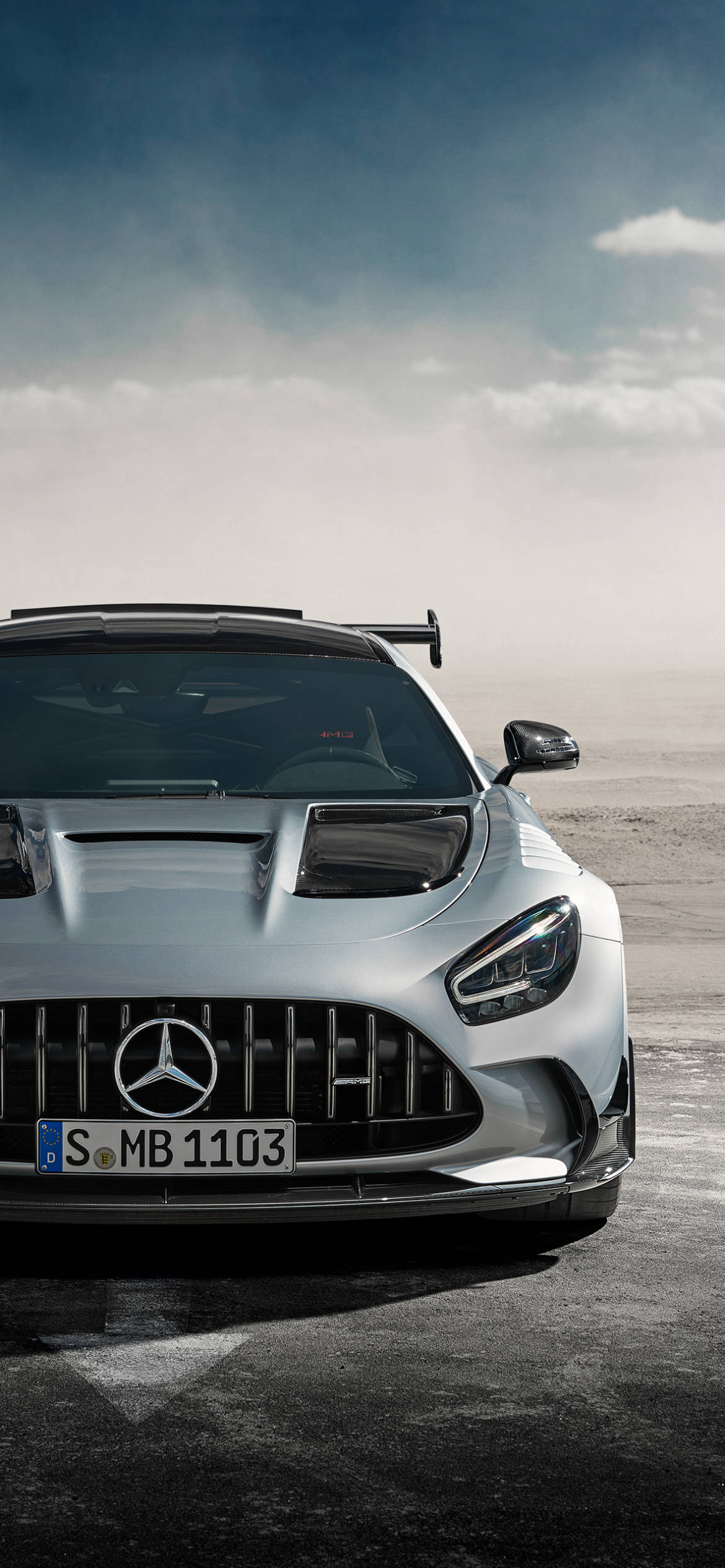 シルバーメルセデスAMG iPhone 壁紙