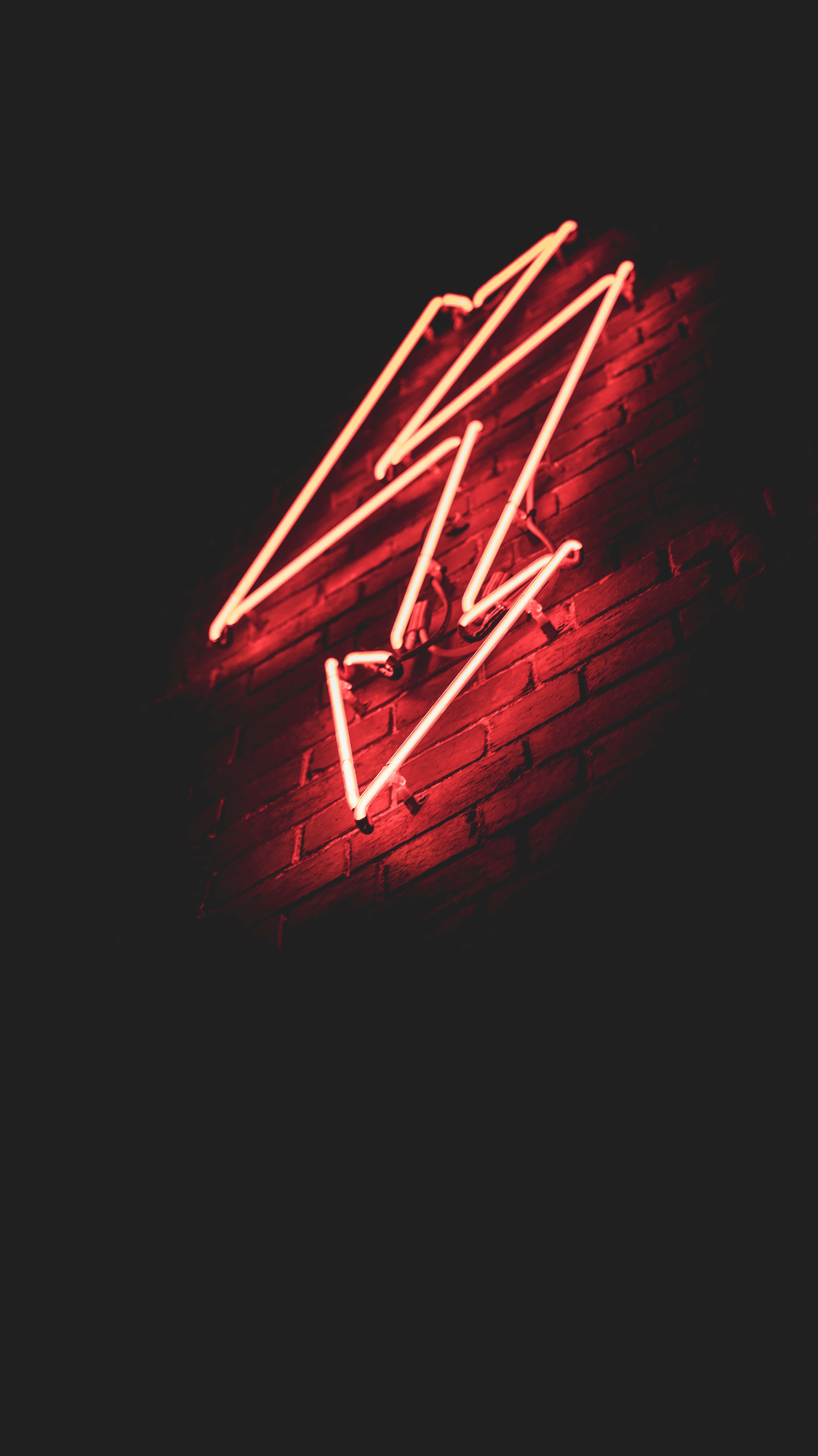「Be Bold in Red」 壁紙
