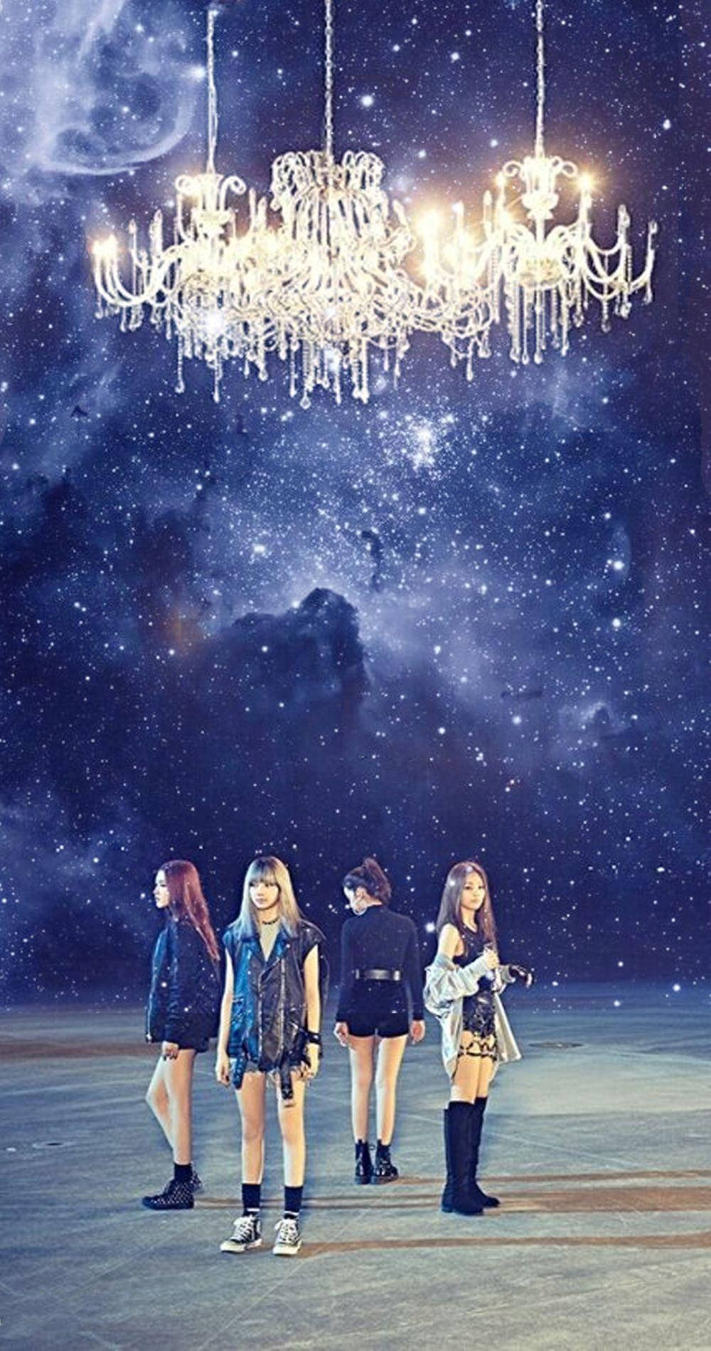 BLACKPINKの「Whistle」とシャンデリアが銀河に輝く 壁紙
