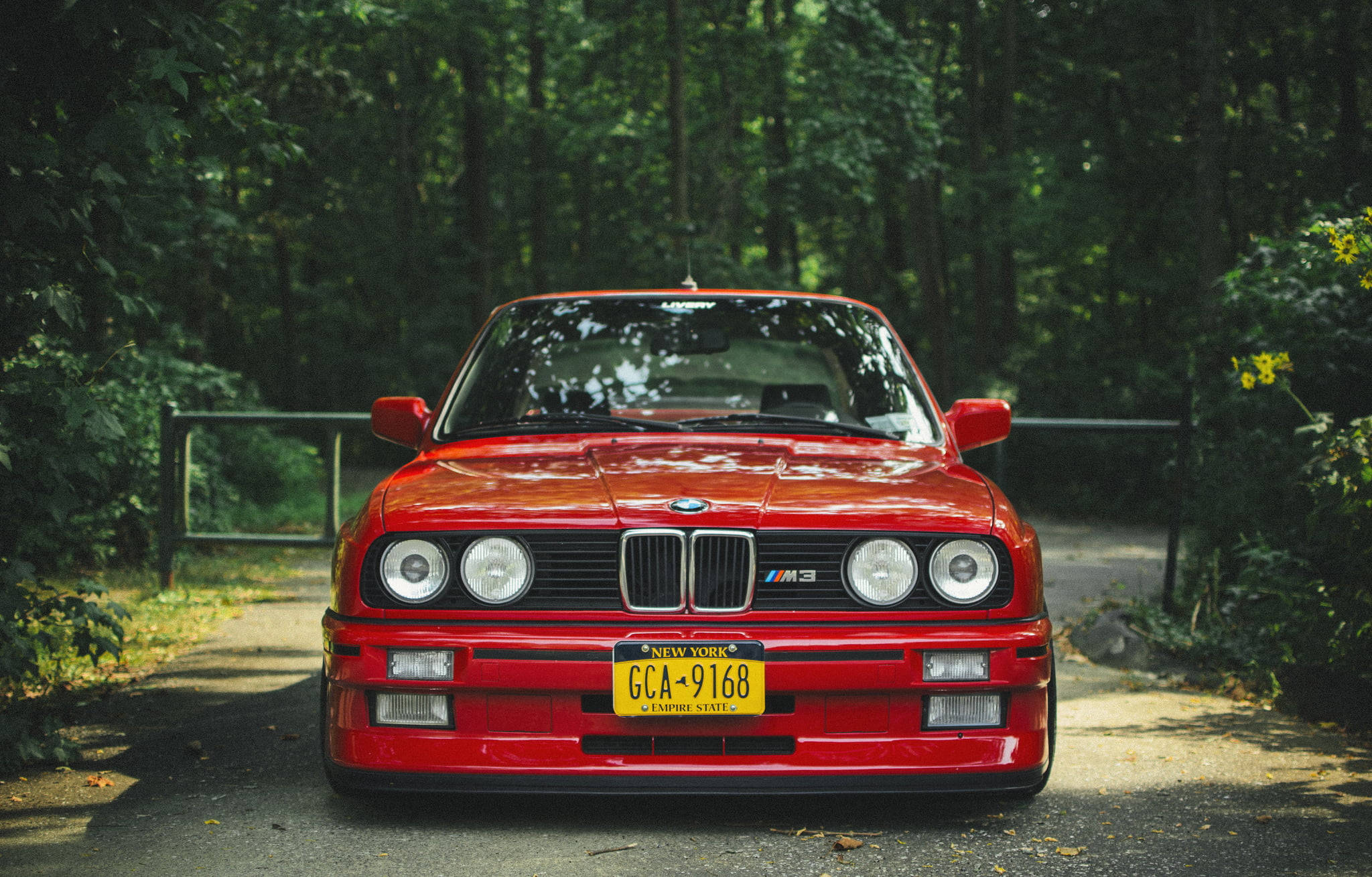 赤いBMW E30 M3 ラップトップ 壁紙