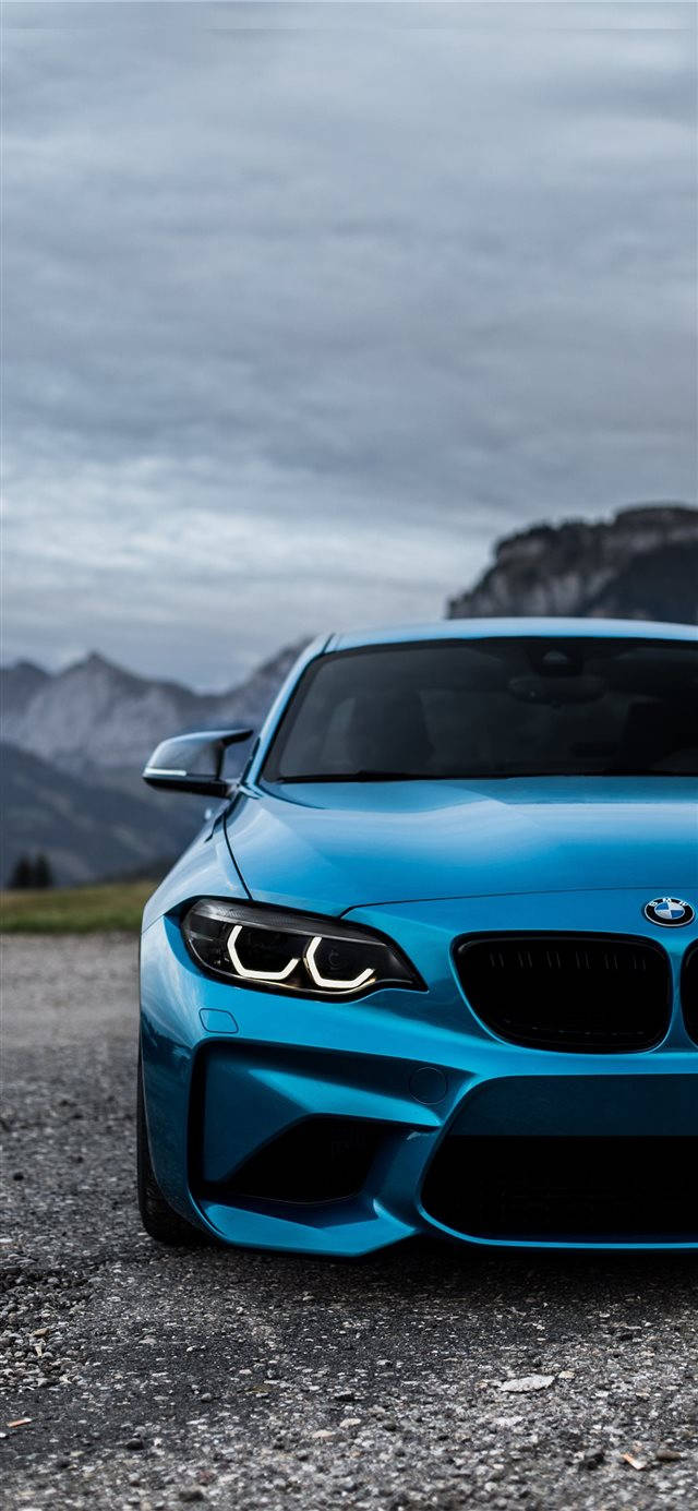 青いBMW M2のiPhone用車壁紙 壁紙
