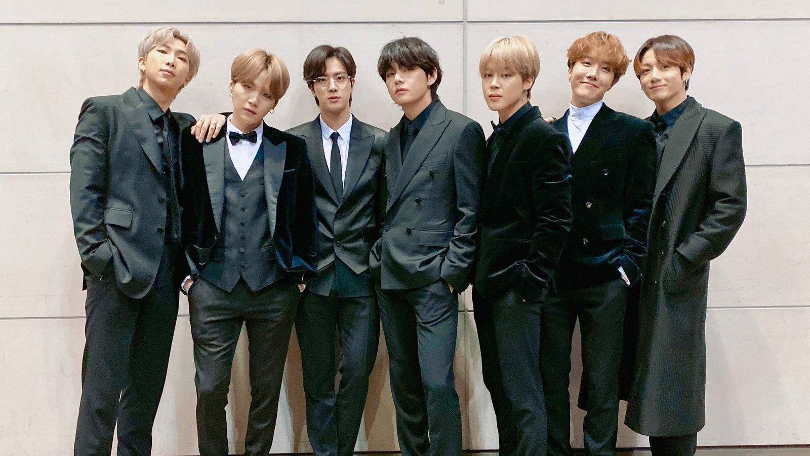 BTS 2020 黒スーツ 壁紙