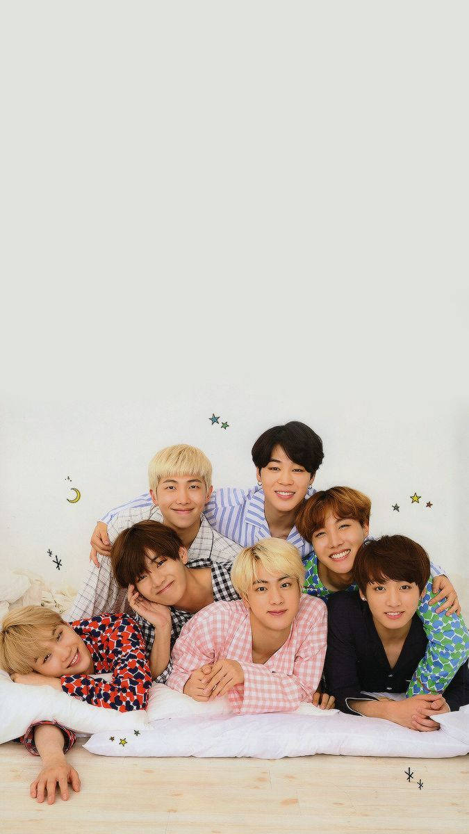 BTSが一緒に横たわる、エンターテイメントの栄光の中で 壁紙