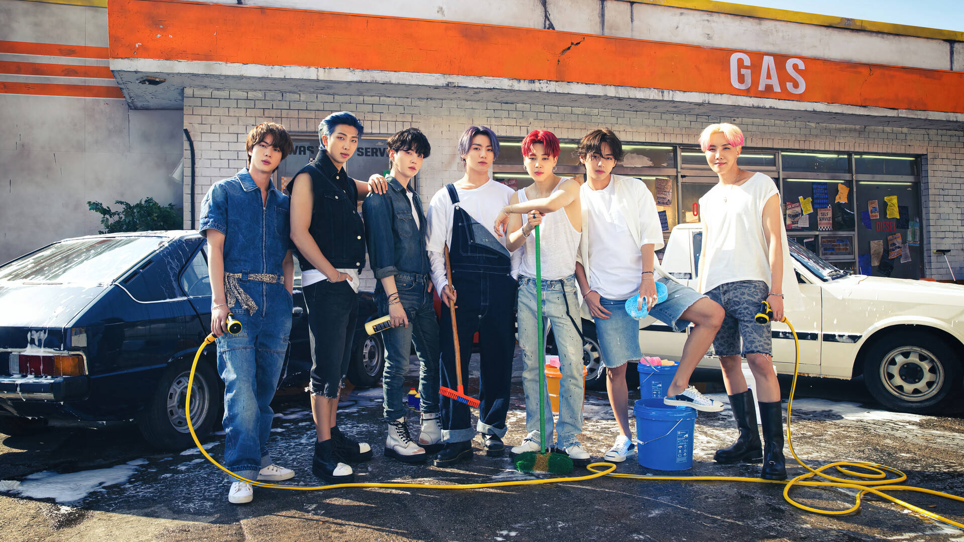 BTSグループ写真 洗車場にて 壁紙
