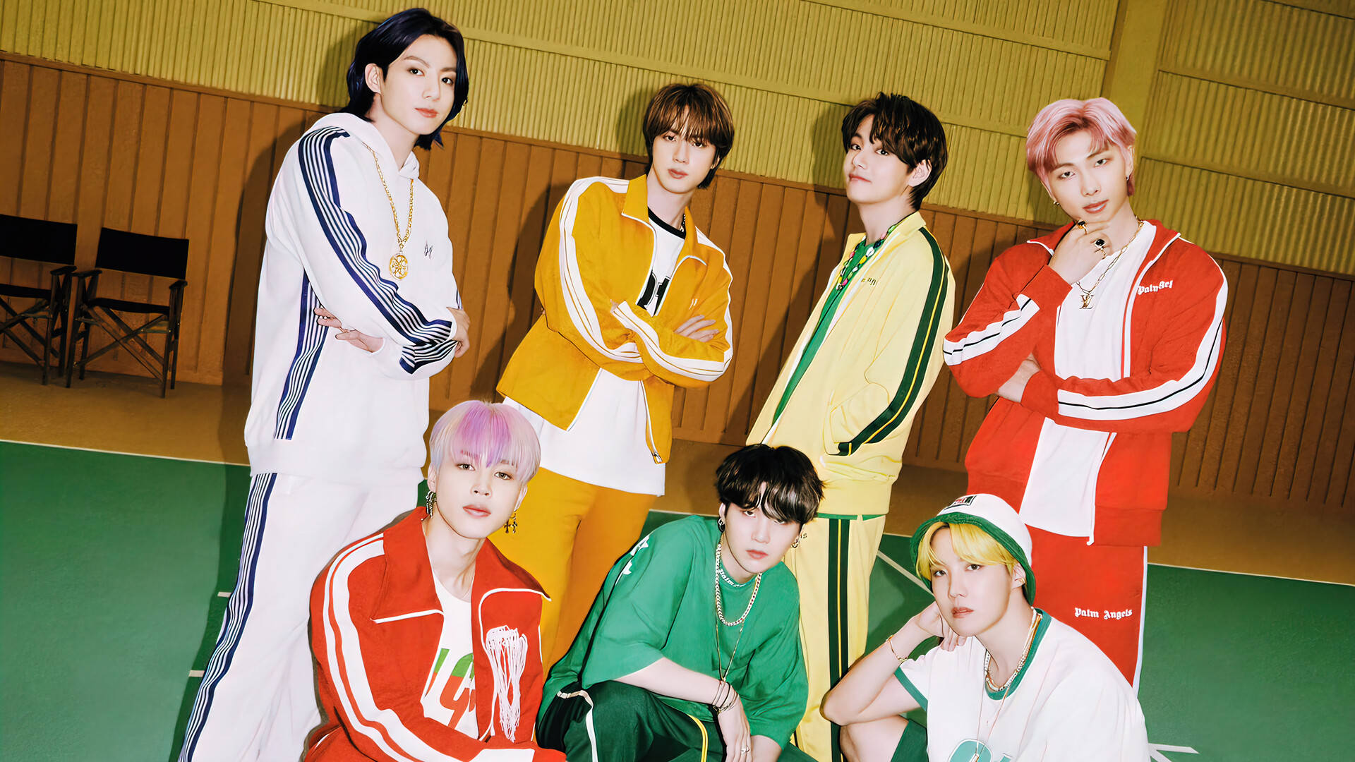 BTS ジムでのグループ写真 壁紙