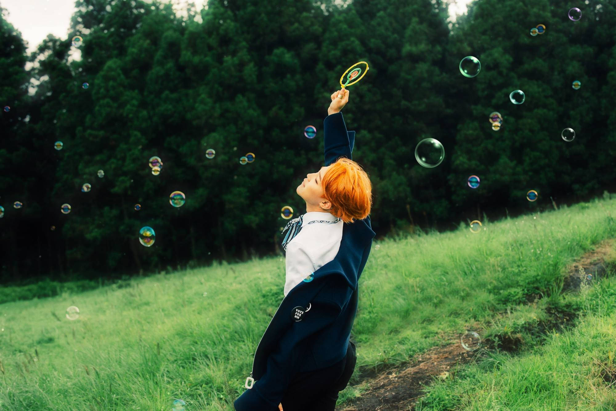 BTSジミンが泡を楽しむ美しい風景 壁紙
