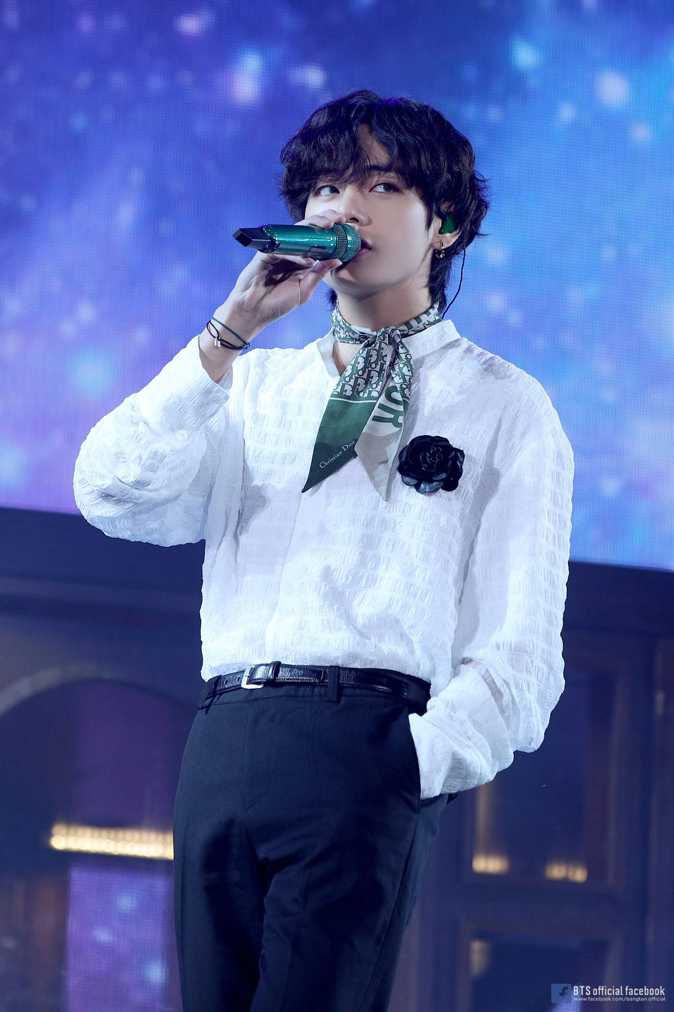 BTS V ディオールスカーフ 壁紙