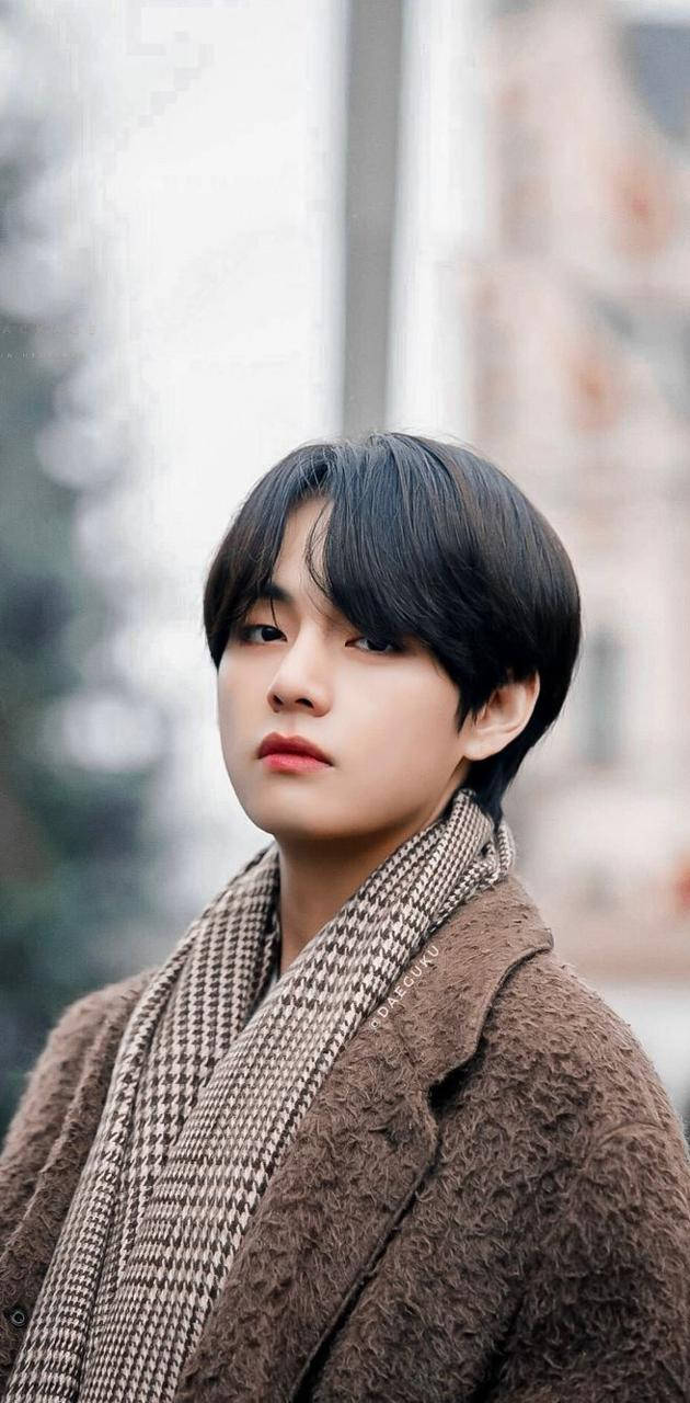BTS V ブラウンウィンターコーデ 壁紙