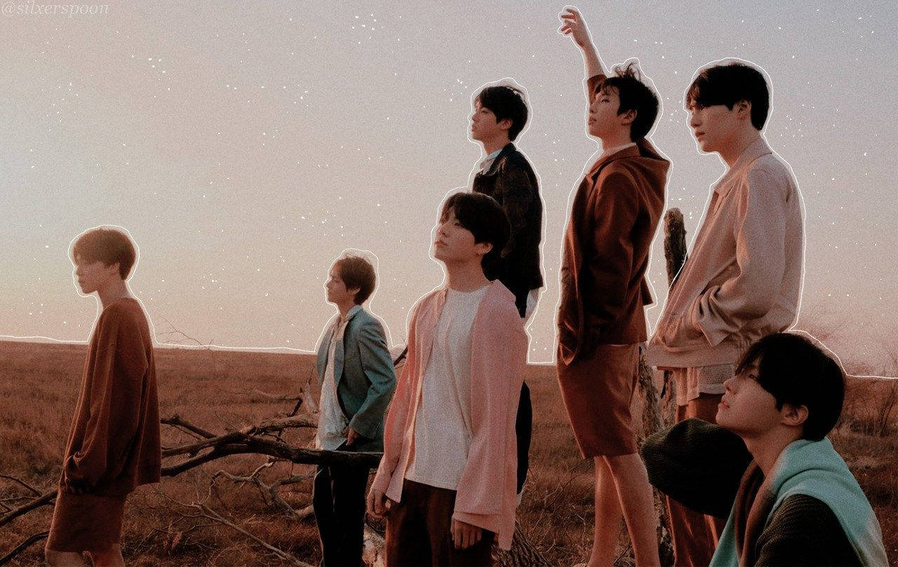 夕阳下田野中的BTS成员笔记本电脑壁纸 壁紙