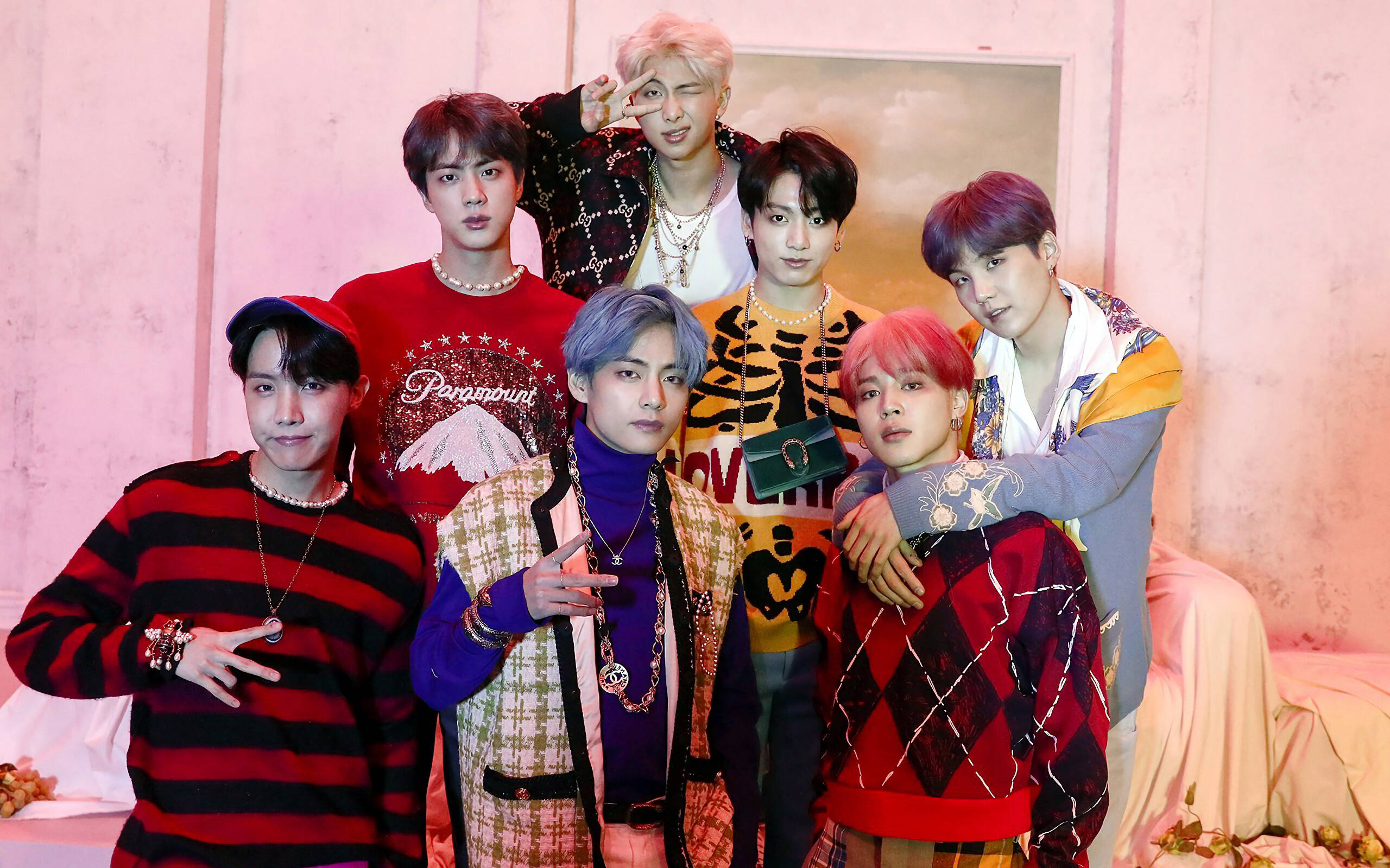 BTS グループ写真 ファッション衣装 壁紙