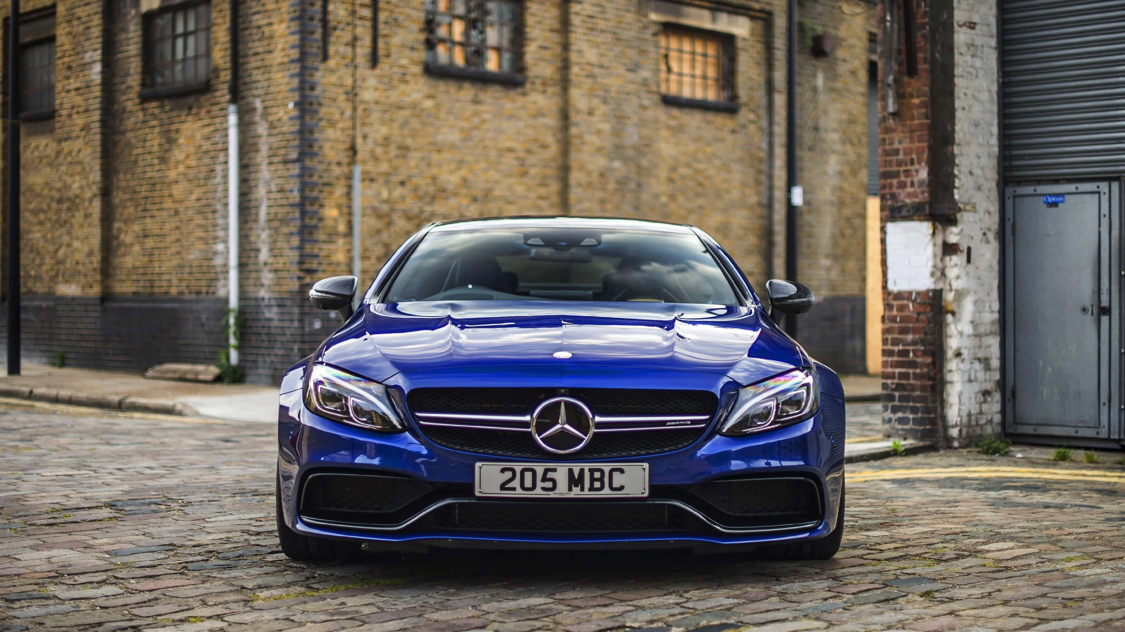 青いC63 AMG メルセデス・ベンツ 4K 壁紙