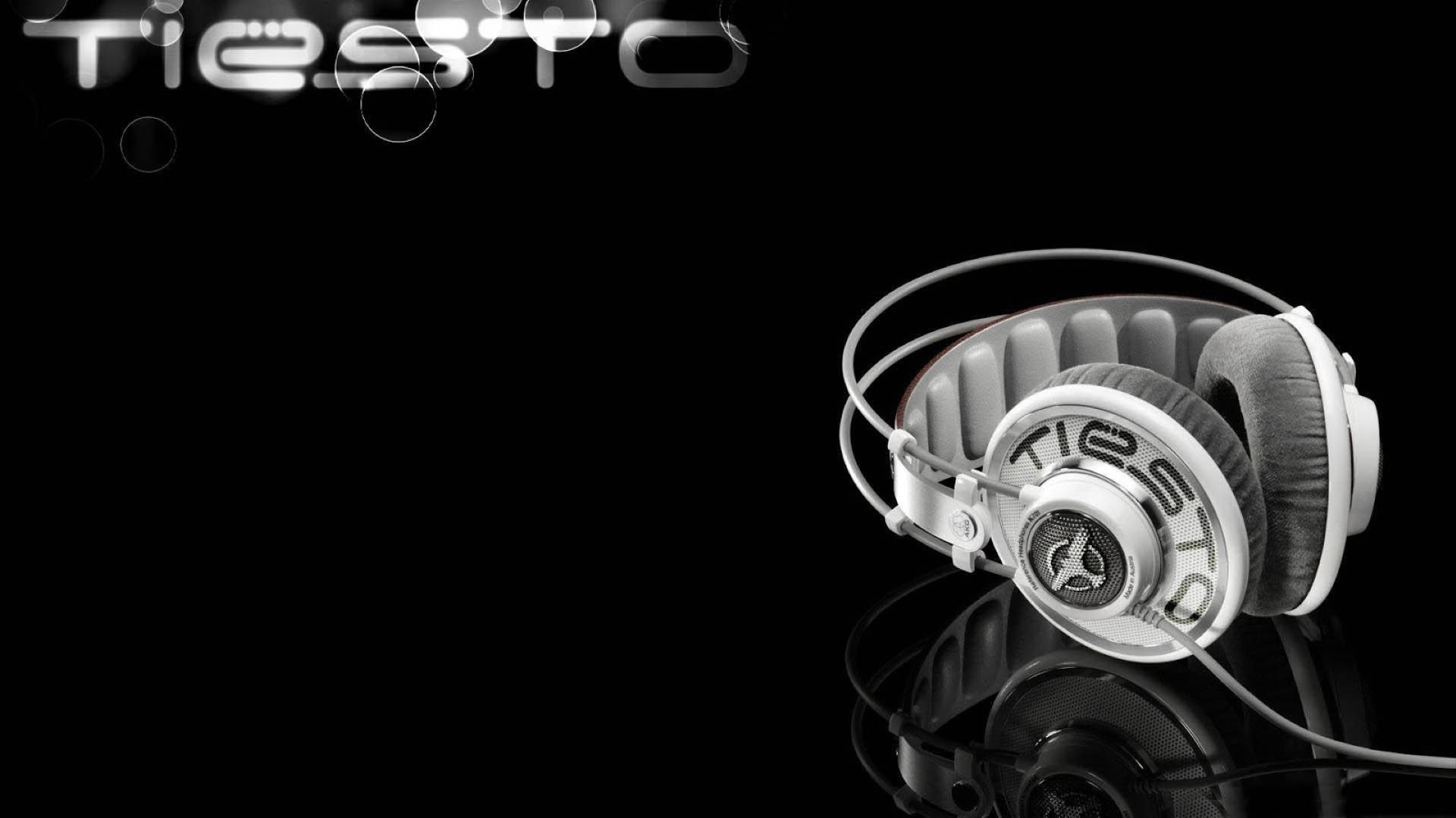 Cool Tiësto Graphic with Headphones 壁紙