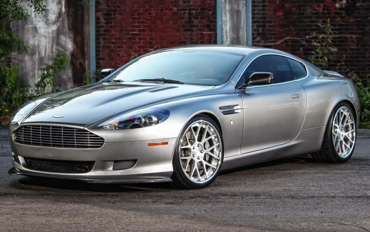 アストンマーティン DB9 - パワーとデザインの完璧な融合 壁紙