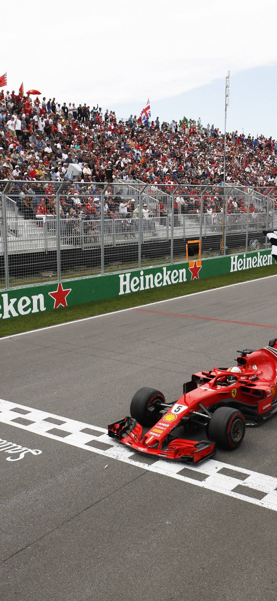 F1 ベッテル フィニッシュライン iPhone 壁紙
