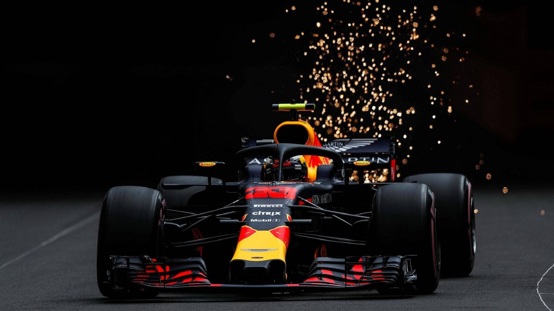 F1デスクトップ 黒と赤のレーシングカー 壁紙
