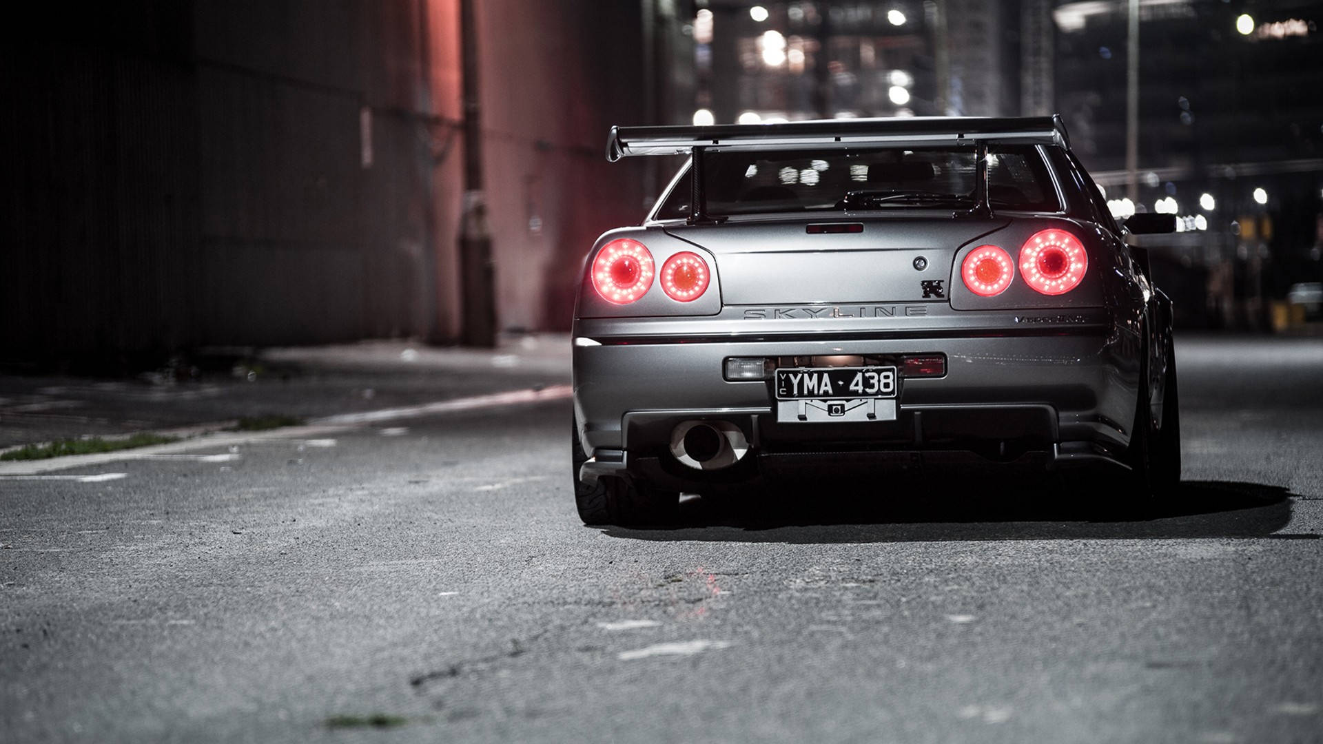 シルバーの日産スカイラインGT-R R34 壁紙