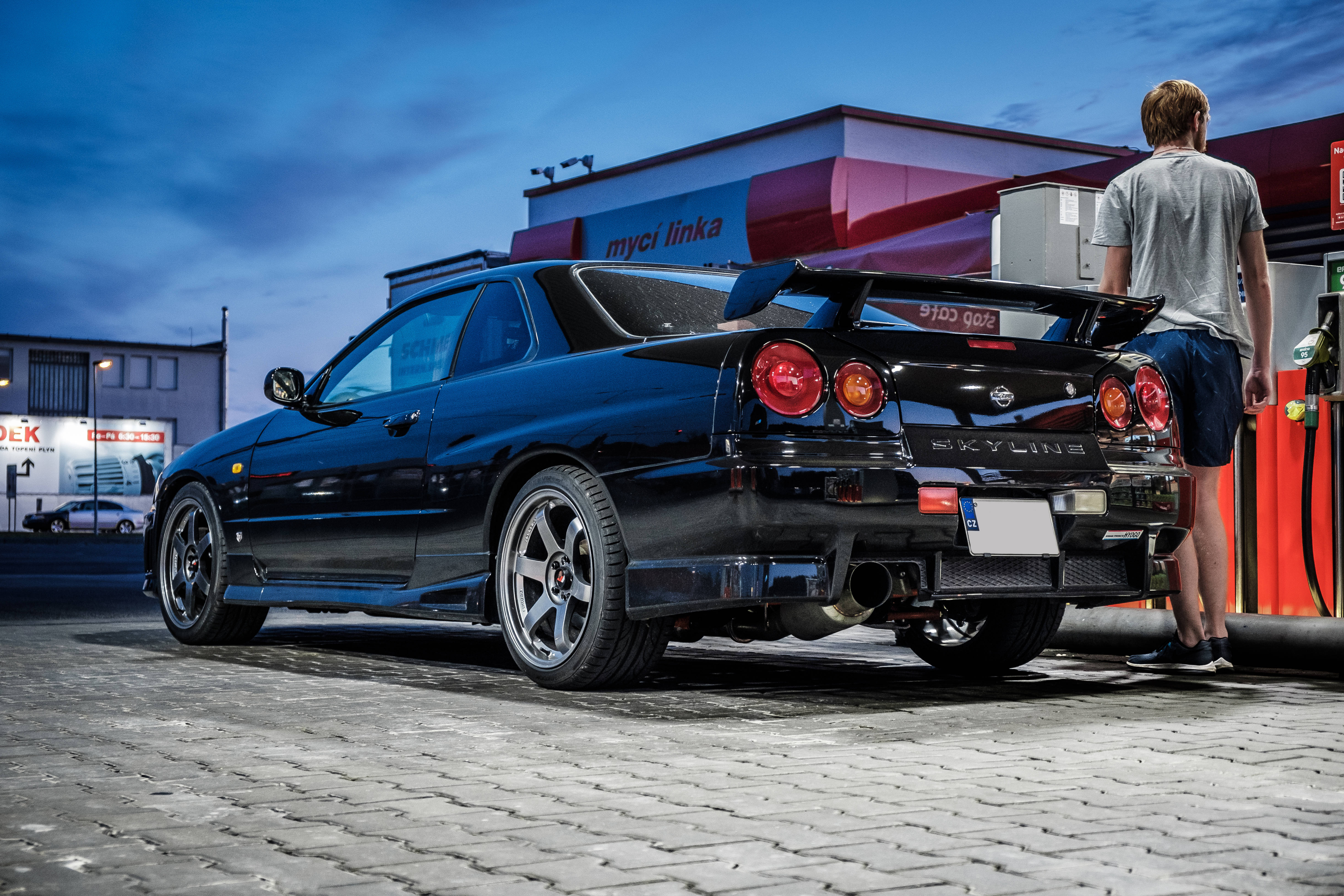 日産スカイラインGT-R R34クーペ 壁紙