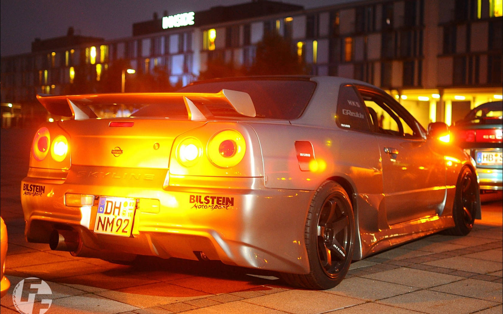 迫力の日産スカイラインGT-R R34 壁紙