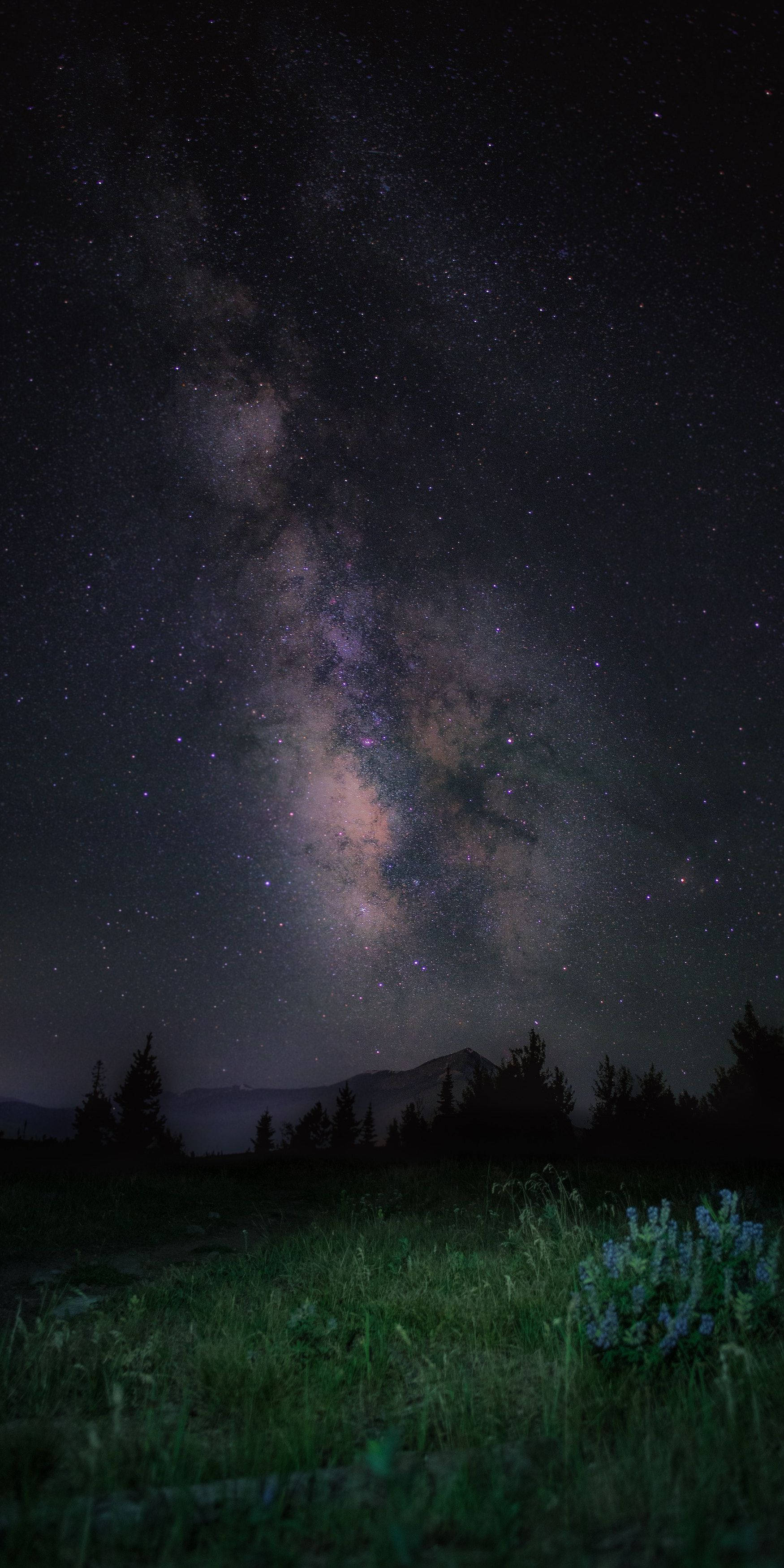 天の川の夜空 iPhone OLED 壁紙