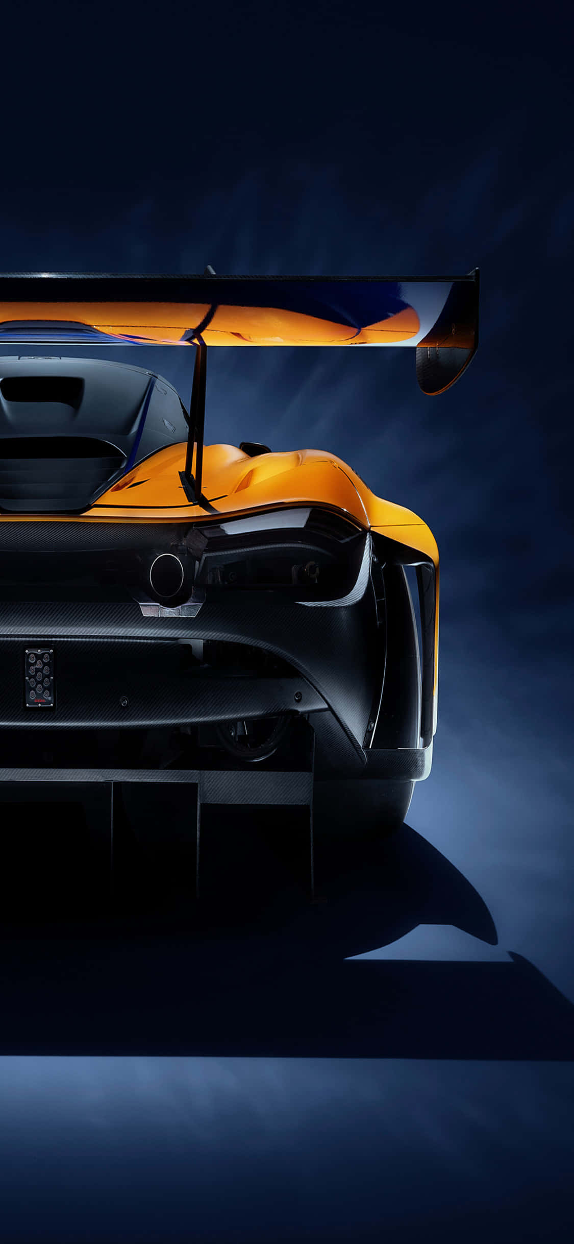 iPhone X マクラーレン720s GT3 リア背景 壁紙