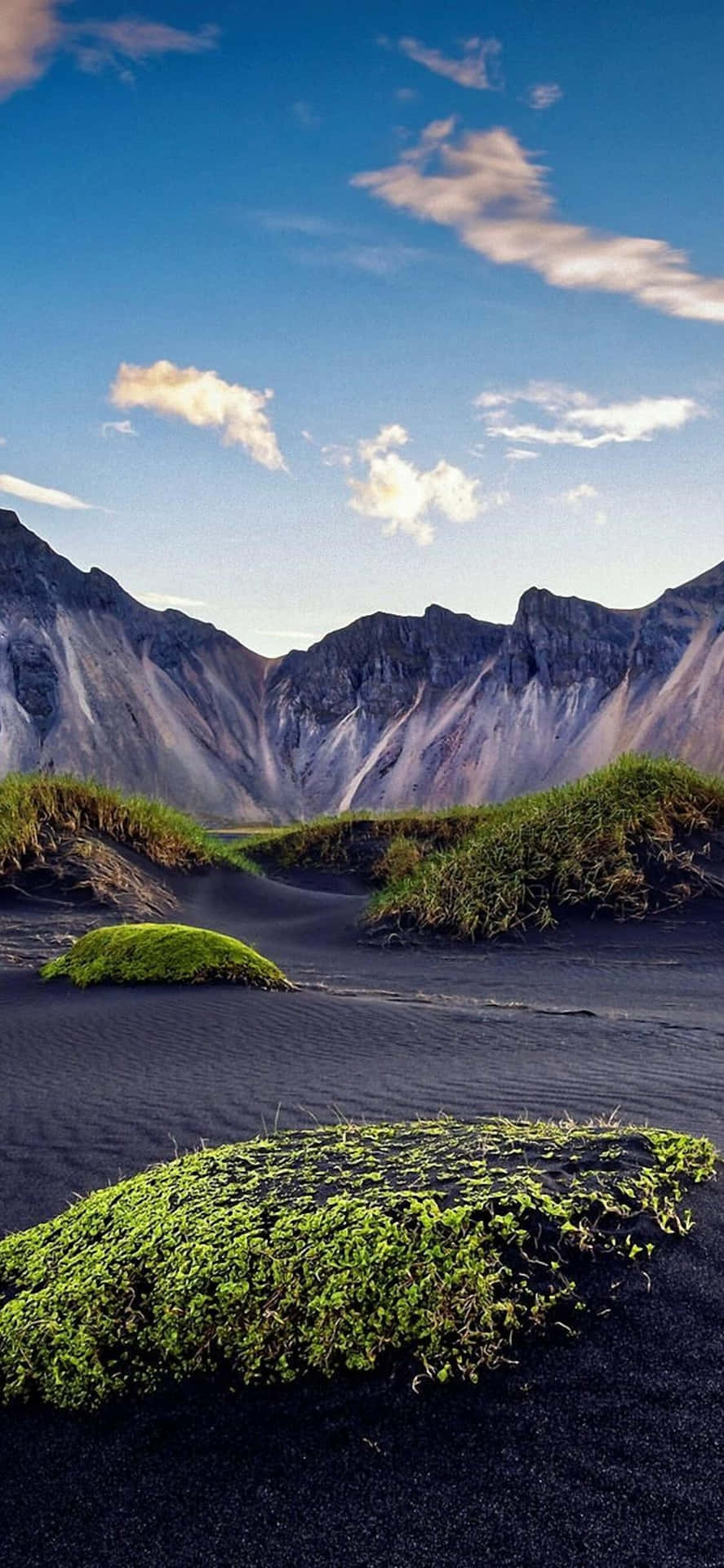 iPhone Xs Max Apple背景 灰色の山々 壁紙