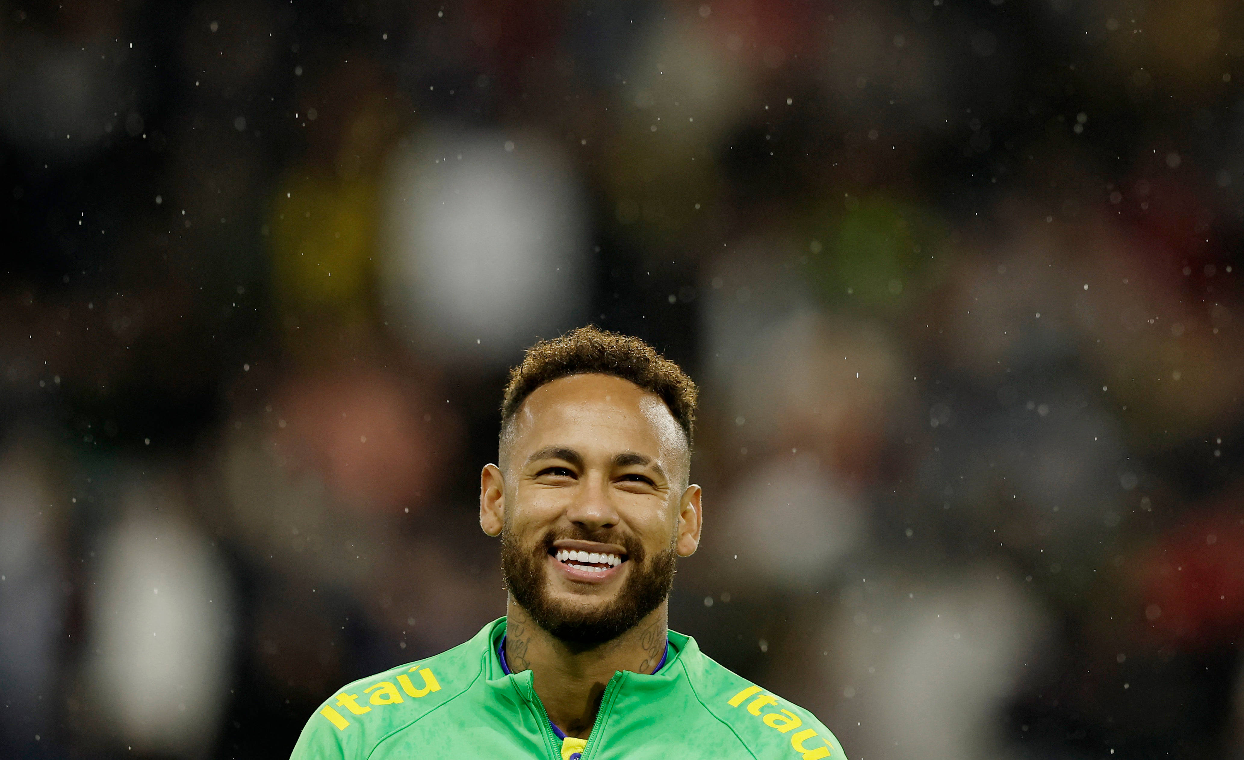 躍動するサッカースター - クールなネイマールJr.の笑顔 壁紙