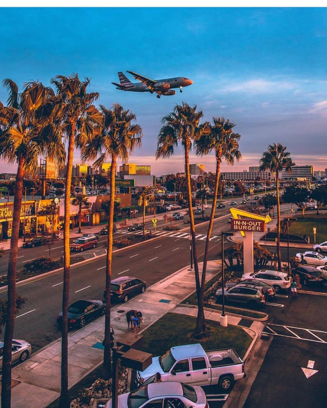 ロサンゼルス国際空港（LAX）に沈む夕日 壁紙