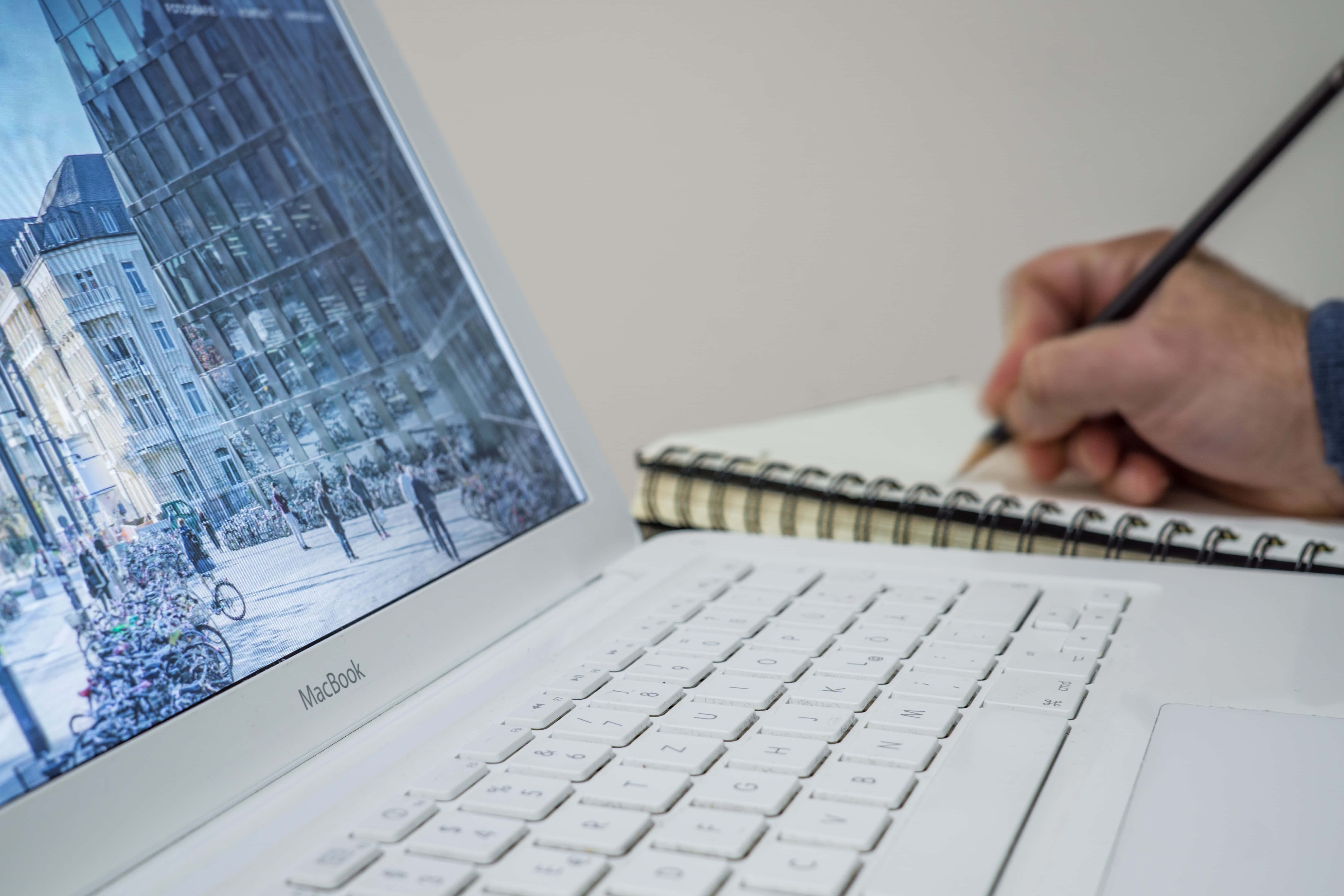 スタイリッシュでモダンなMacbook 壁紙