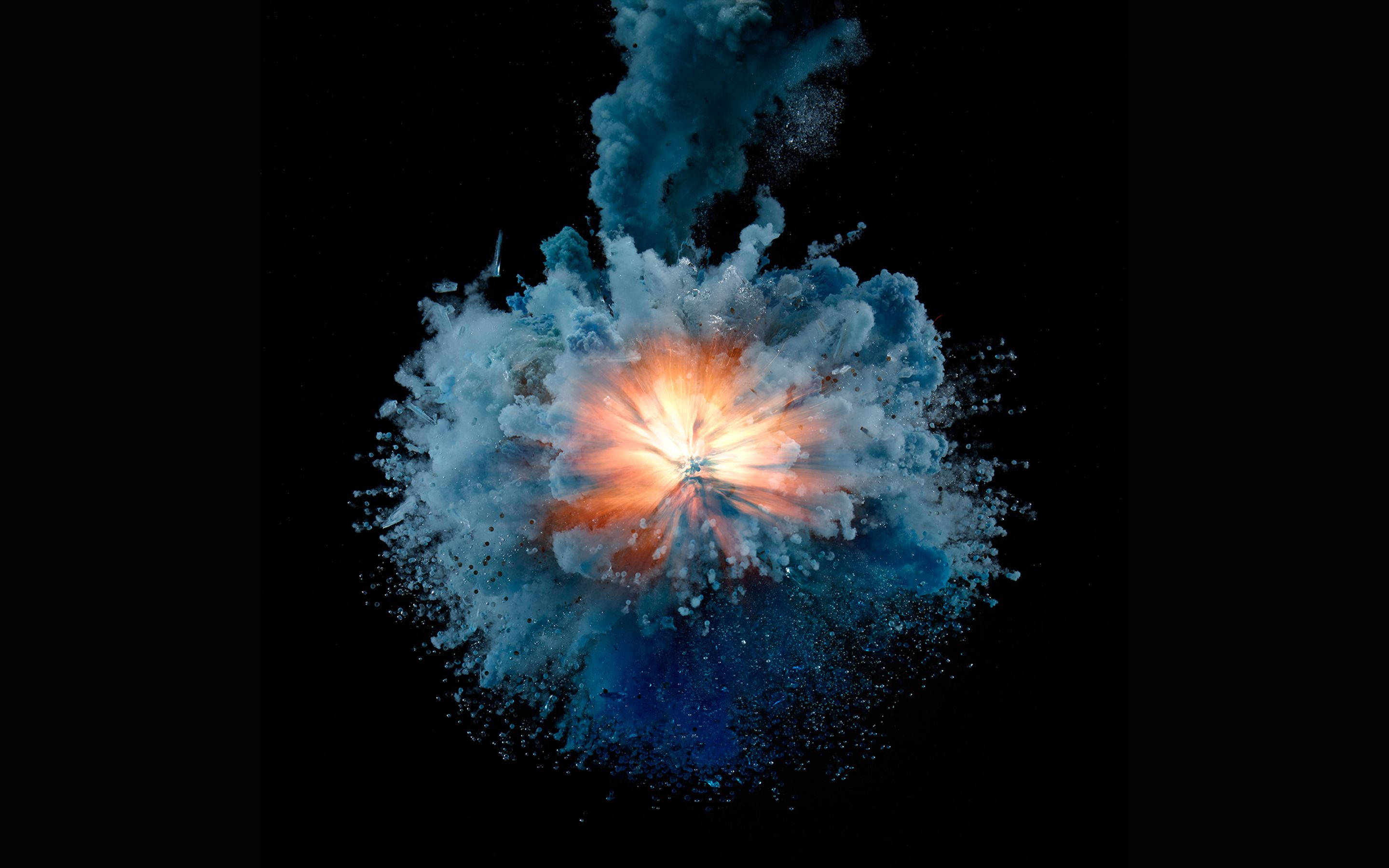 MacBook Proの爆発アート 壁紙