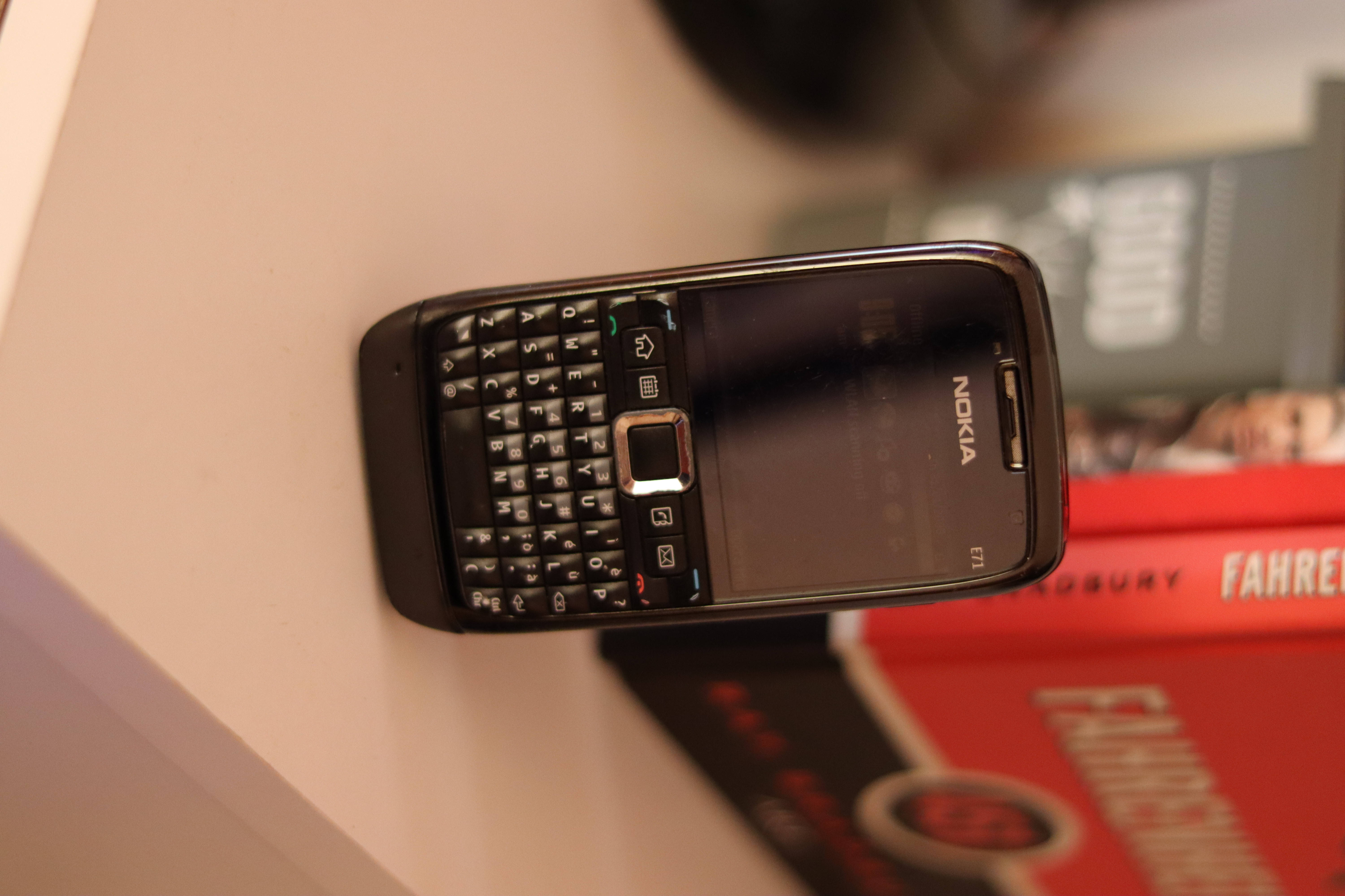 ブラック Nokia E71 壁紙
