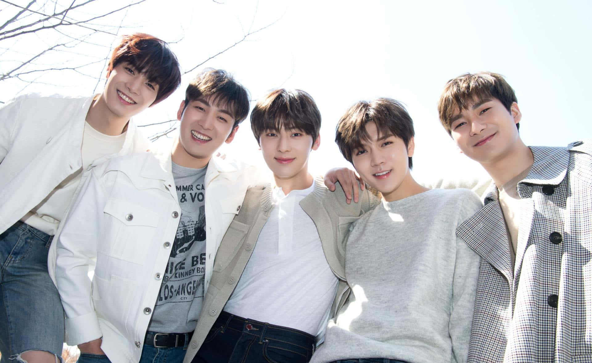 NU'EST Kpopボーイズグループ屋外 壁紙