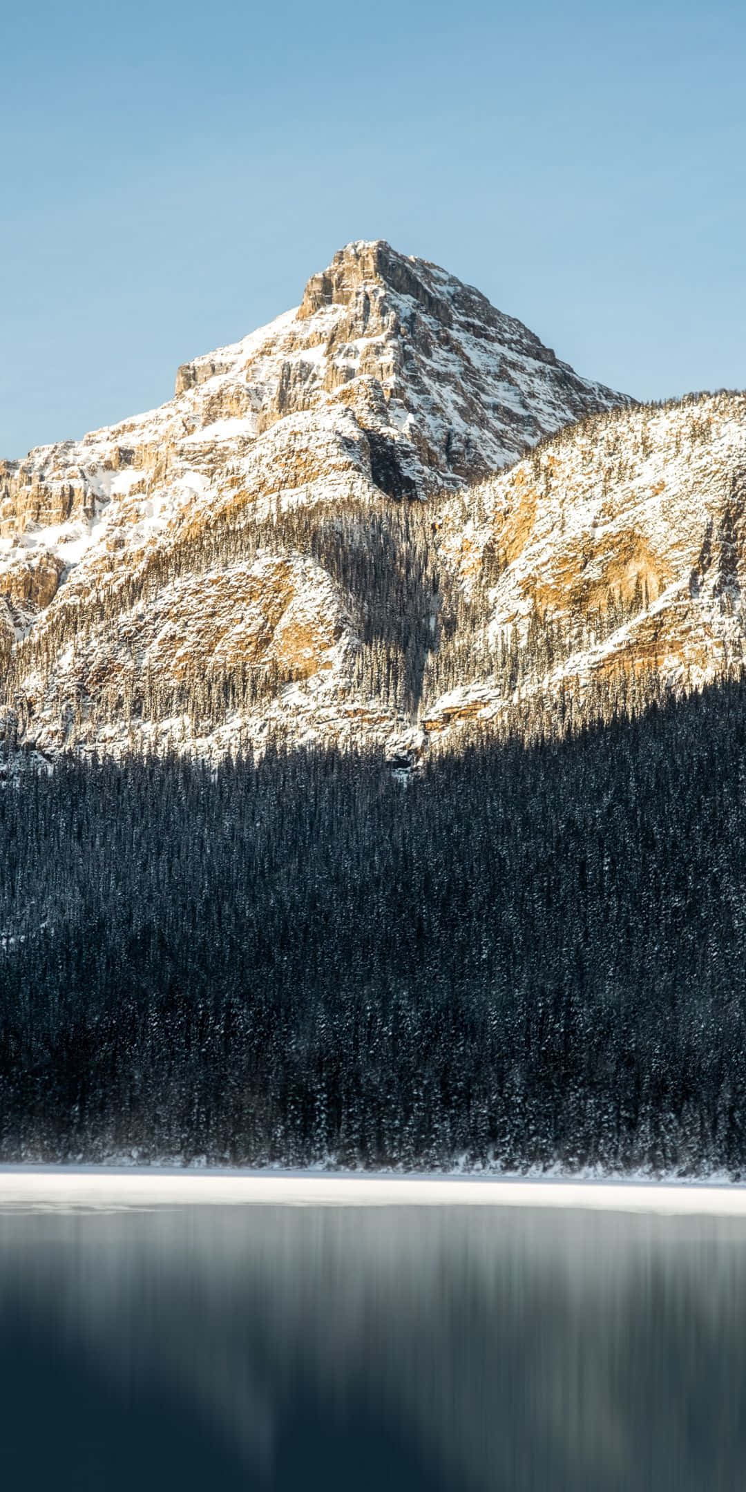 Pixel 3 冬の背景 太陽に照らされた山 壁紙