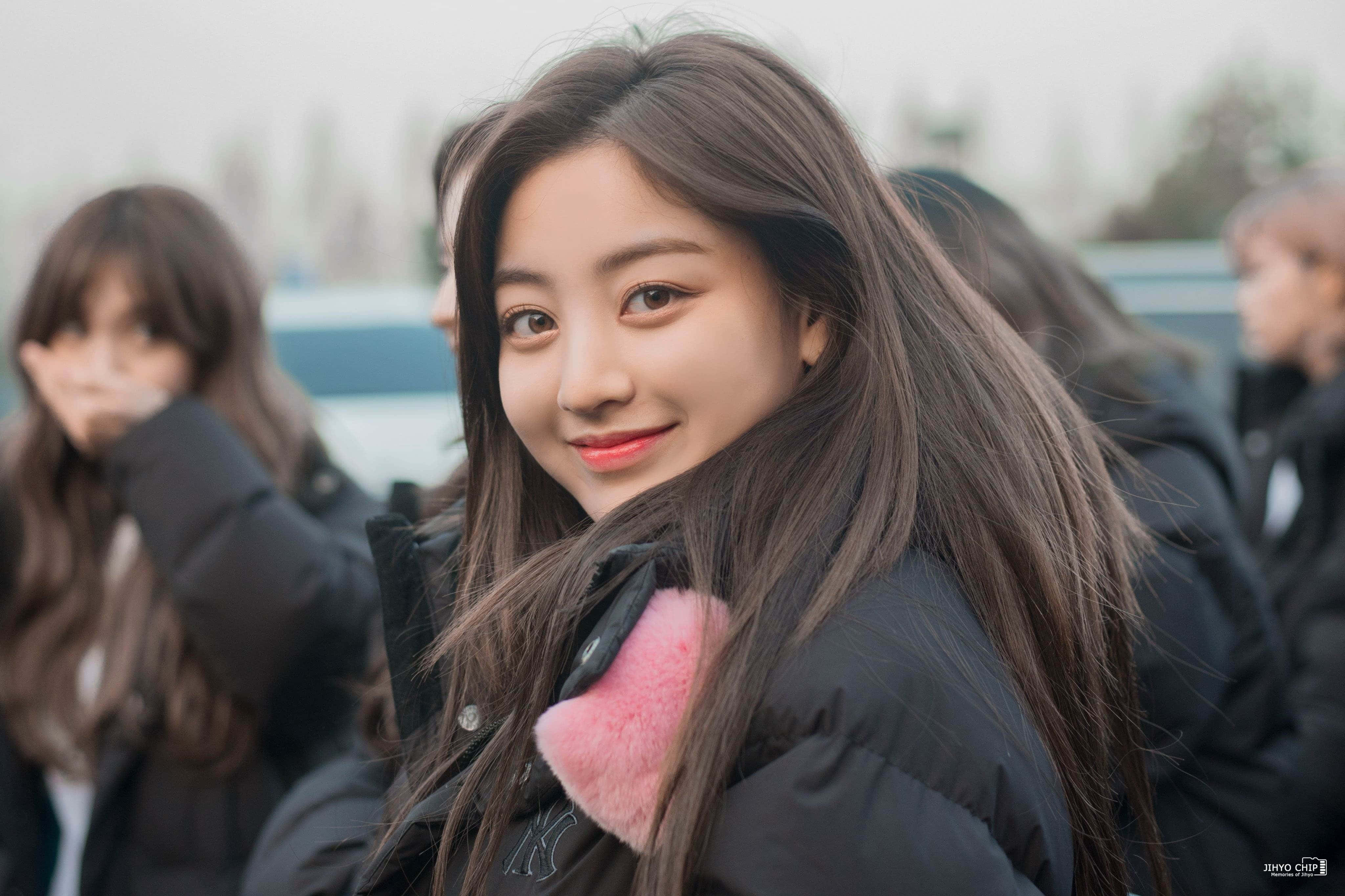 華やかなTWICEグループ写真 壁紙