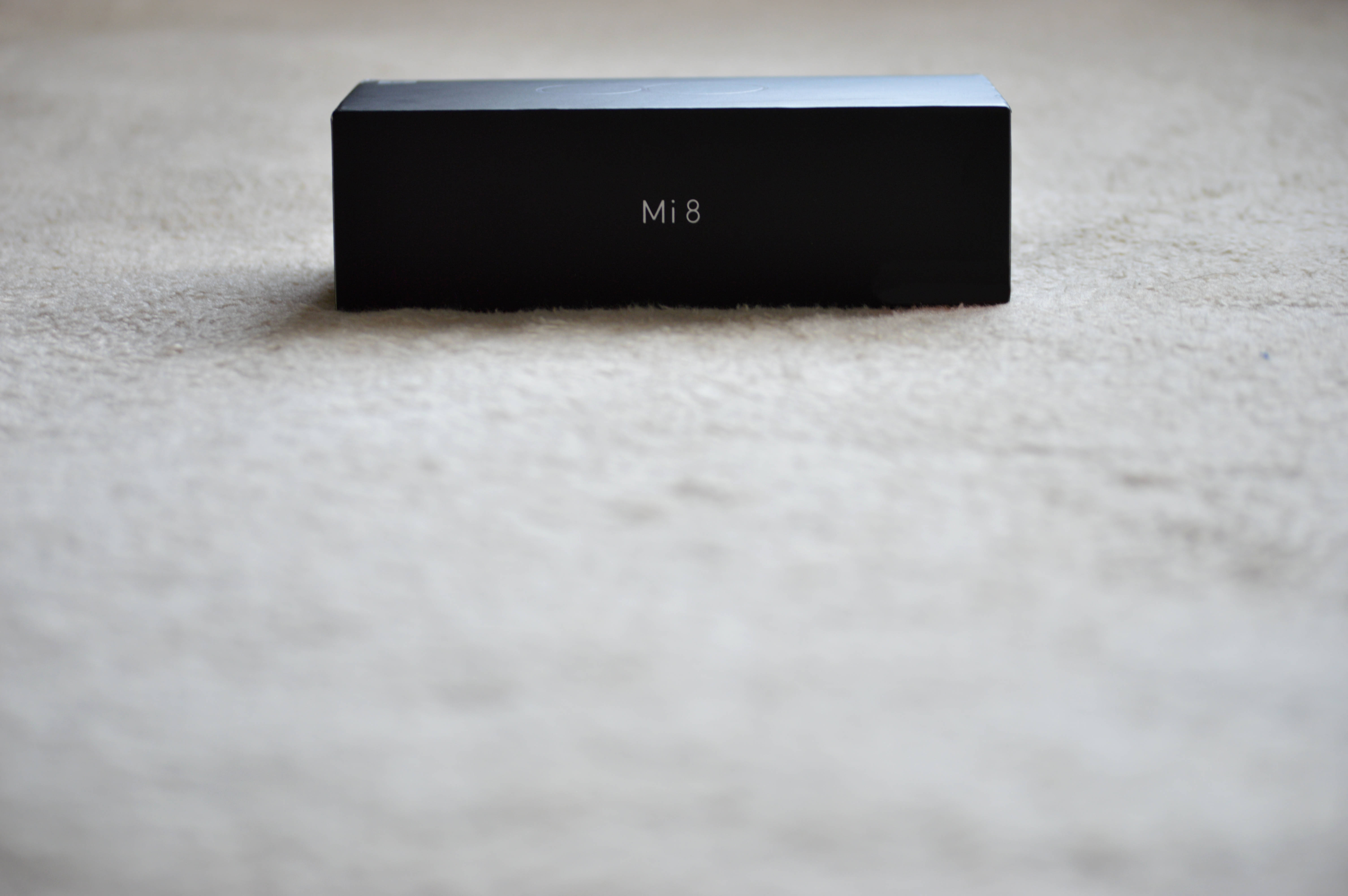 黒いXiaomiスピーカー 壁紙