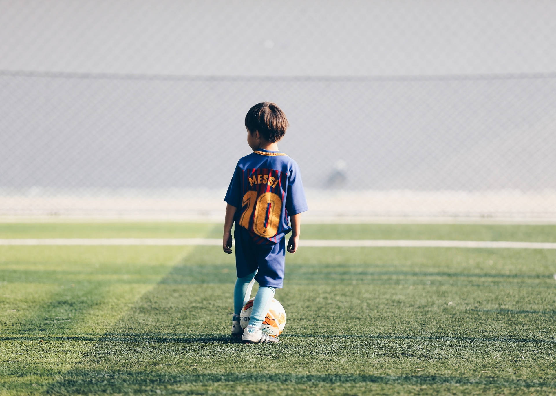 子供 サッカーファン リオネル・メッシ ユニフォーム デスクトップ壁紙