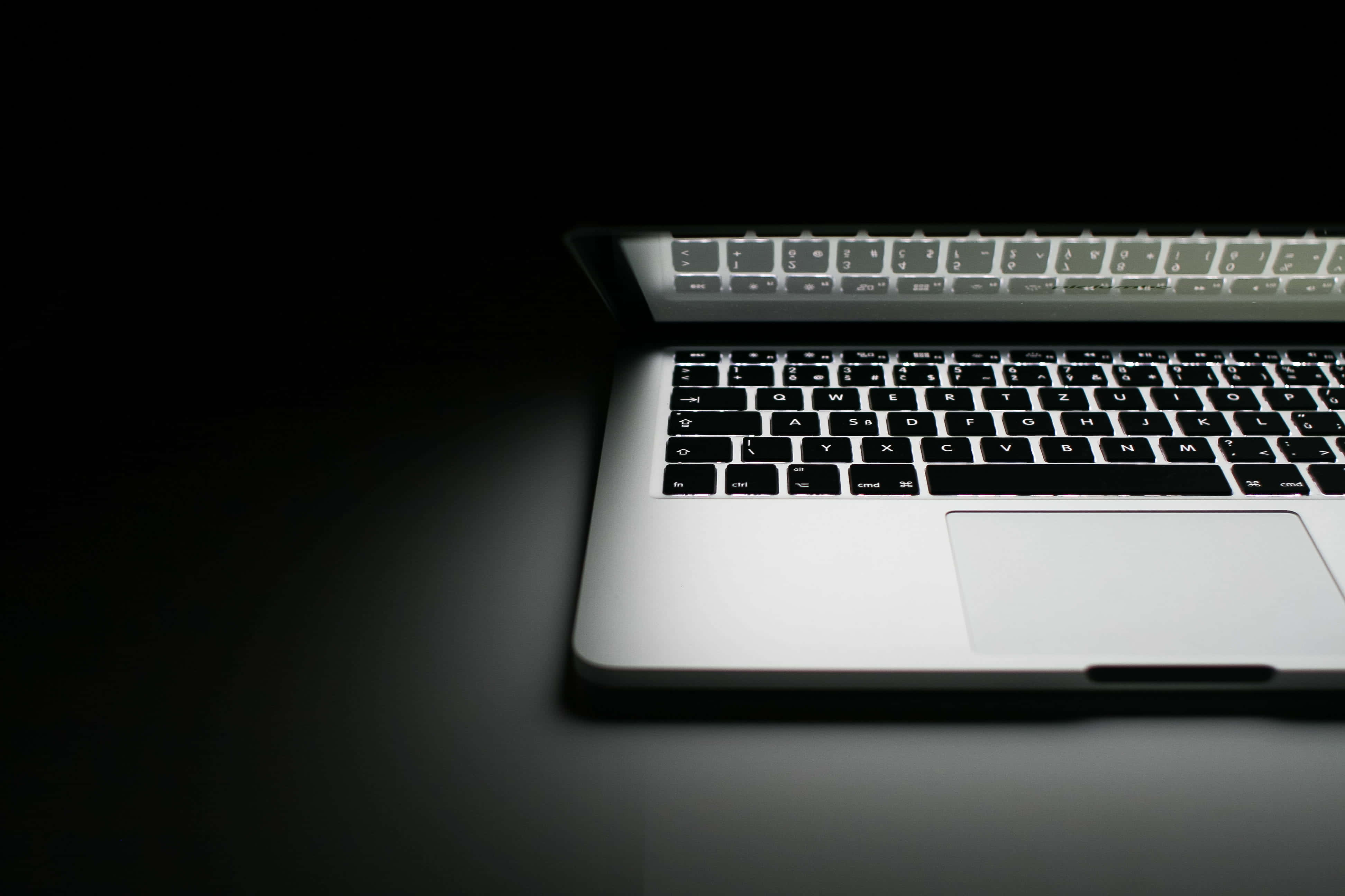 おしゃれなMacBook - スタイリッシュに作業 壁紙