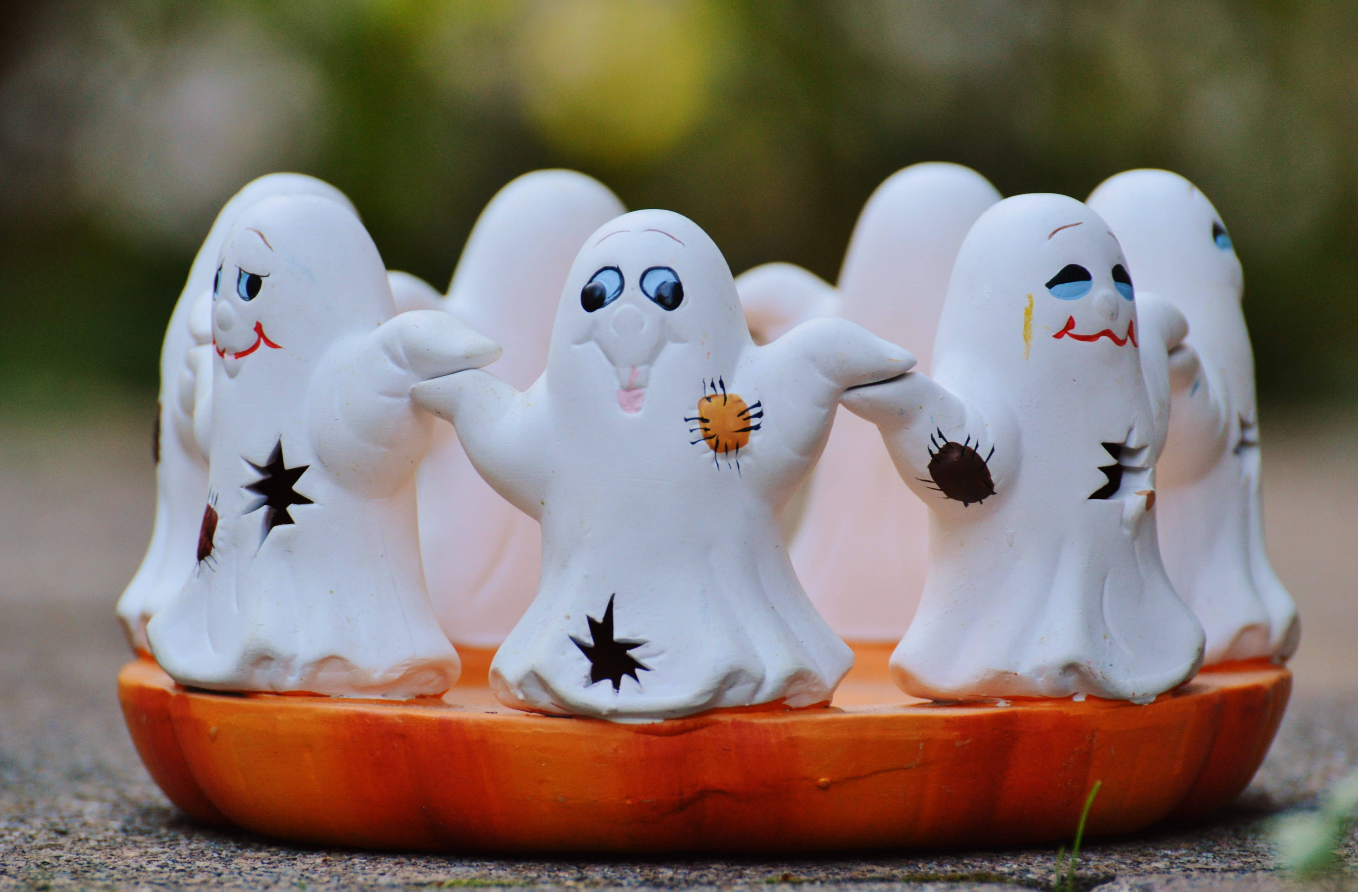 かわいいハロウィンの白いおばけオーナメント 壁紙
