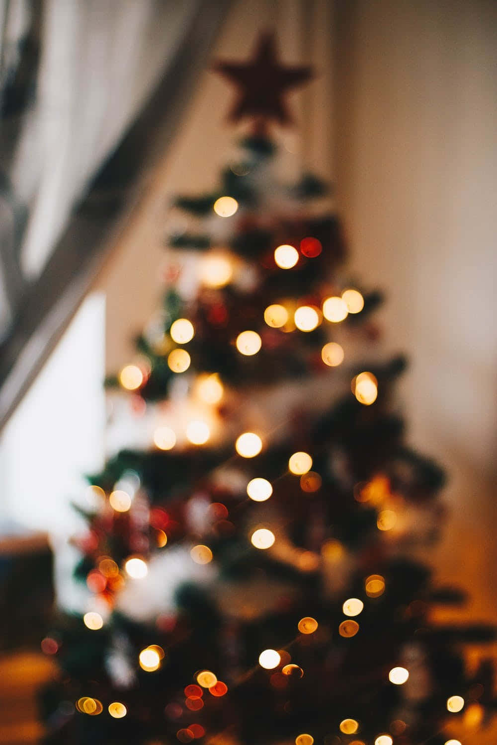 このお祝いのクリスマス背景で、ホリデーシーズンにぴったりのスマホ画面に。 壁紙