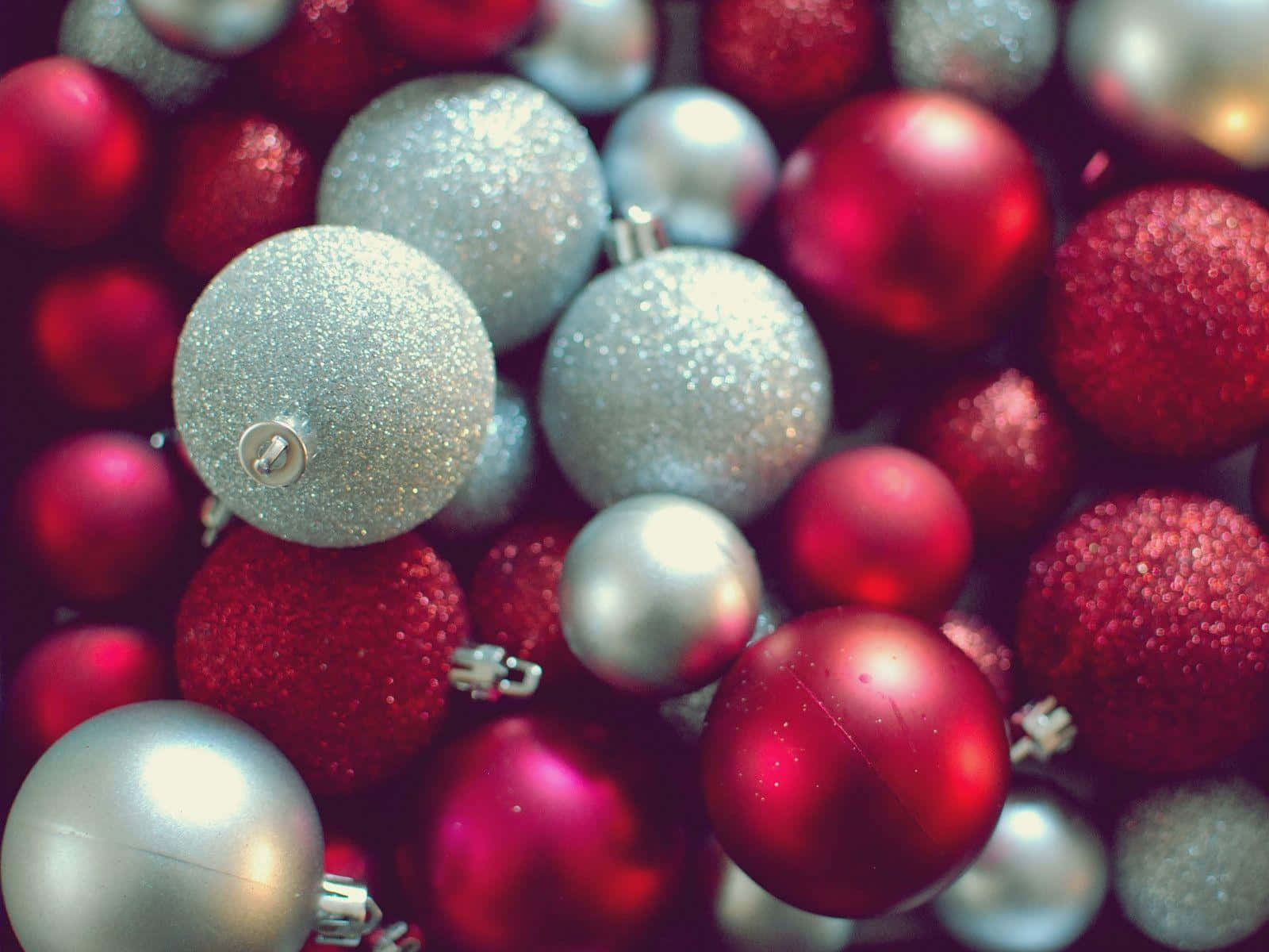 このホリデーシーズンのクリスマスツリー用オーナメント 壁紙