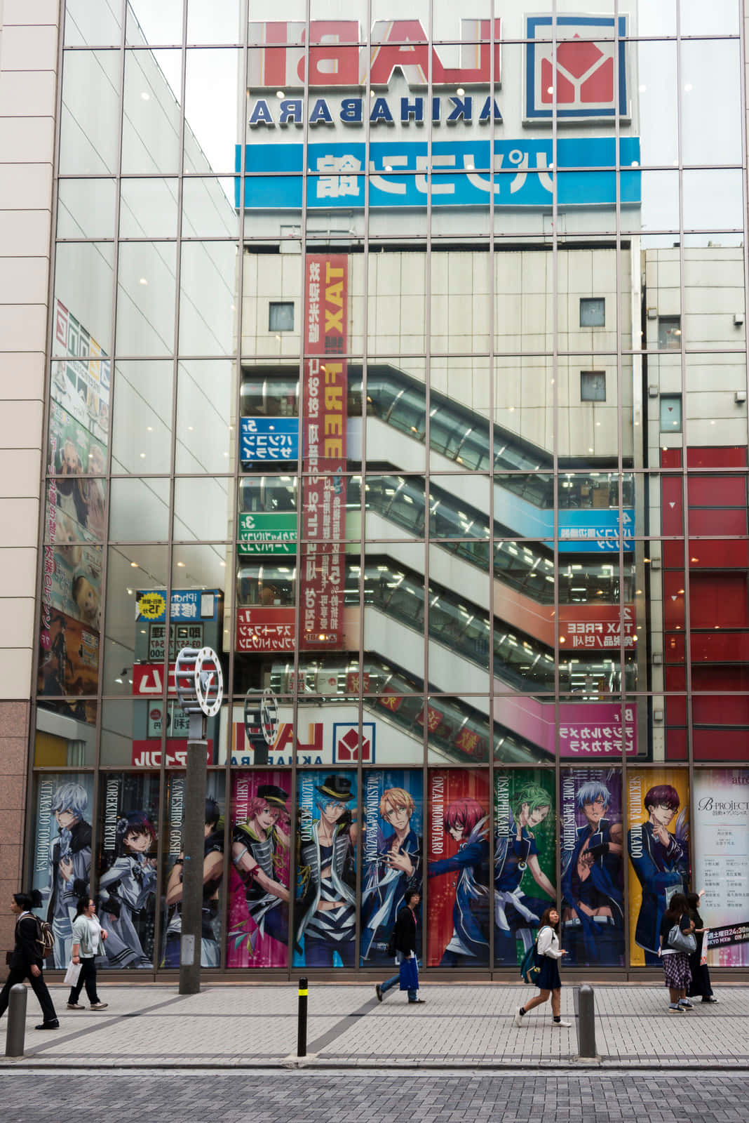 アニメとマンガを楽しむオタク文化愛好家 壁紙