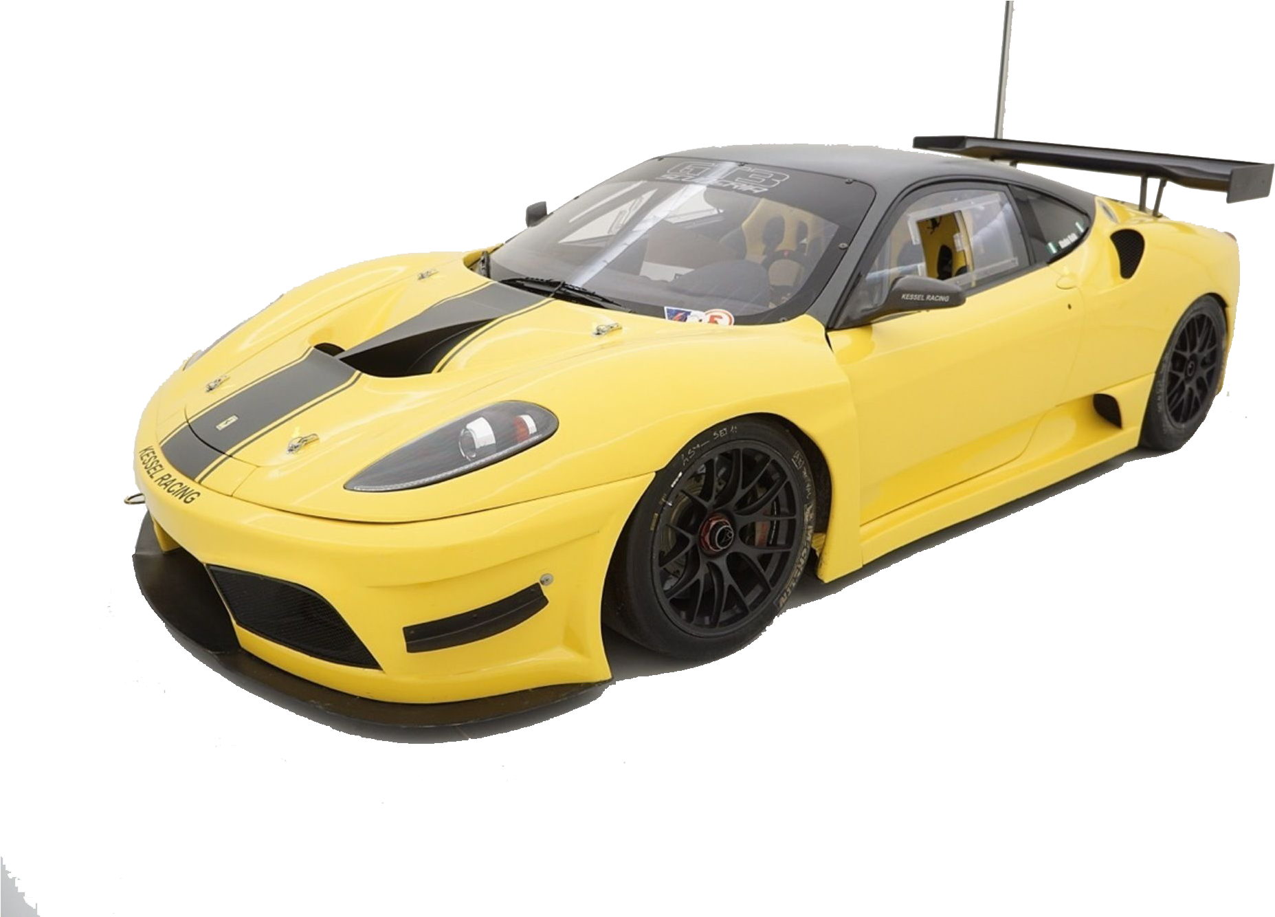 イエローフェラーリレーシングカーの横顔 壁紙