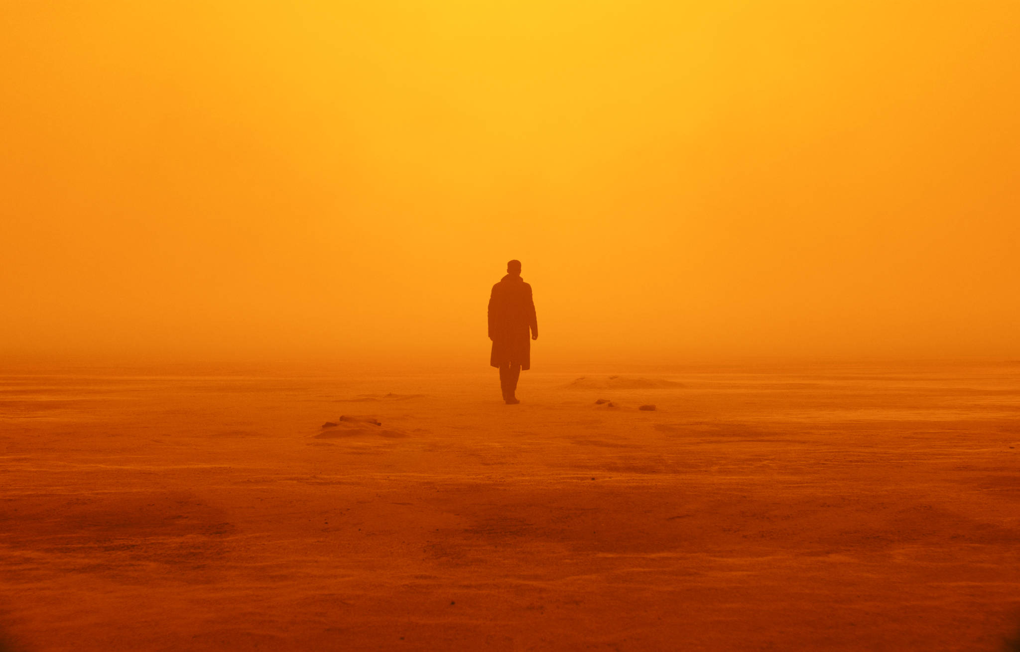 オレンジ調のブレードランナー2049 4K 壁紙