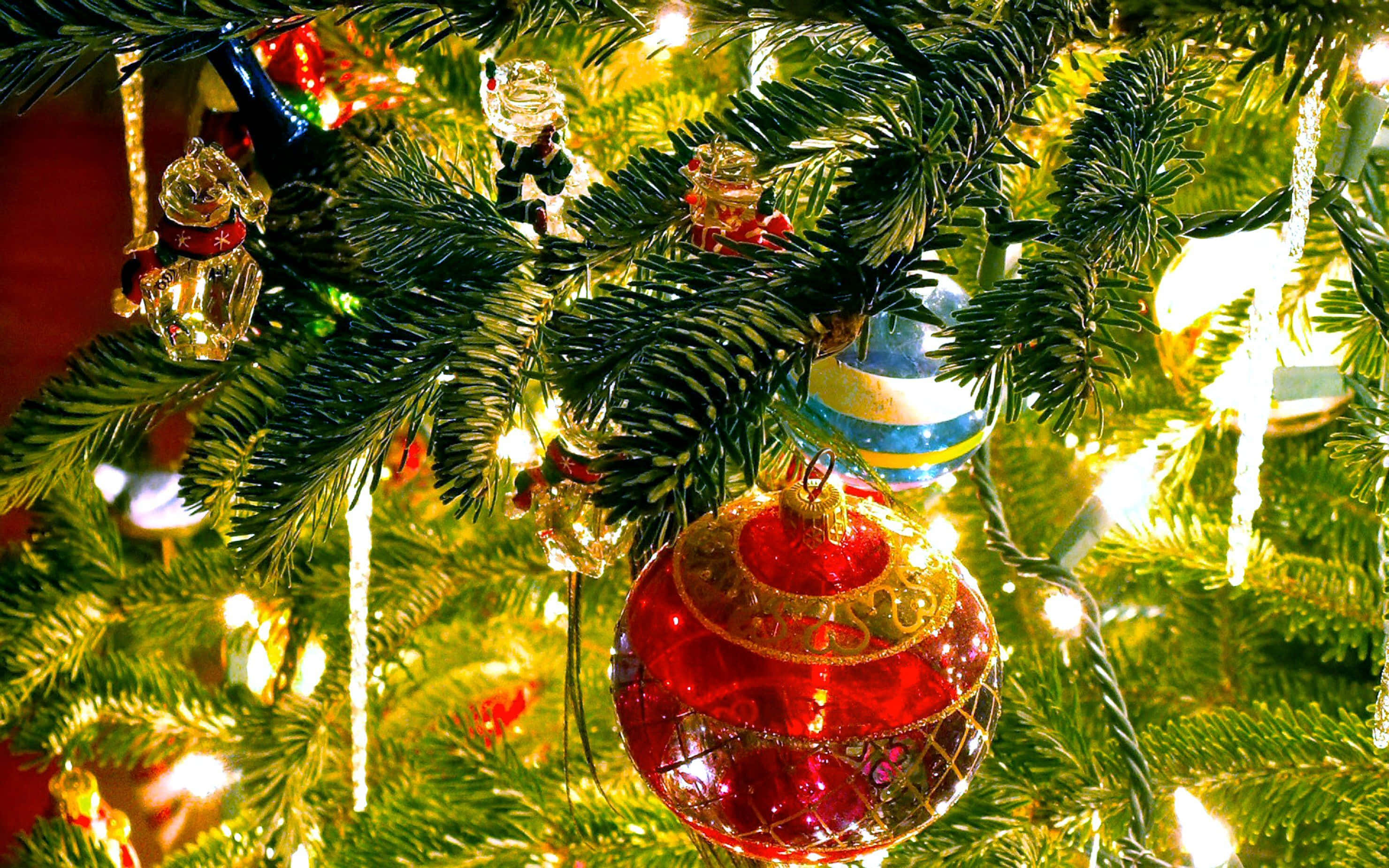 クリスマスの華やかなオーナメント写真 壁紙