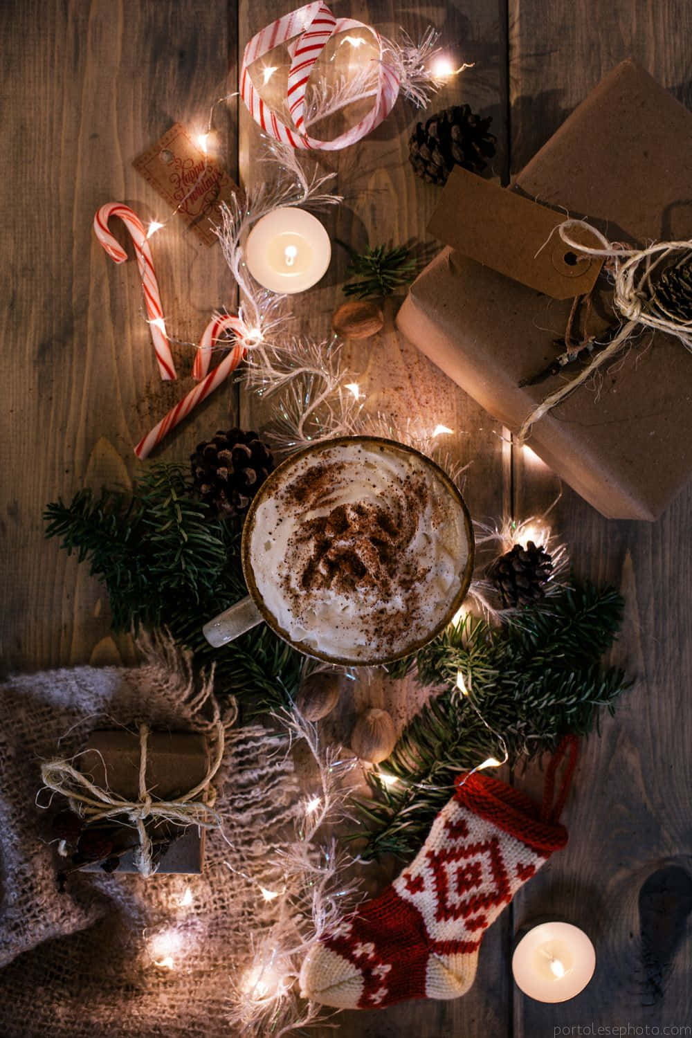 クリスマスの雰囲気を盛り上げるユニークなホリデー美学。 壁紙